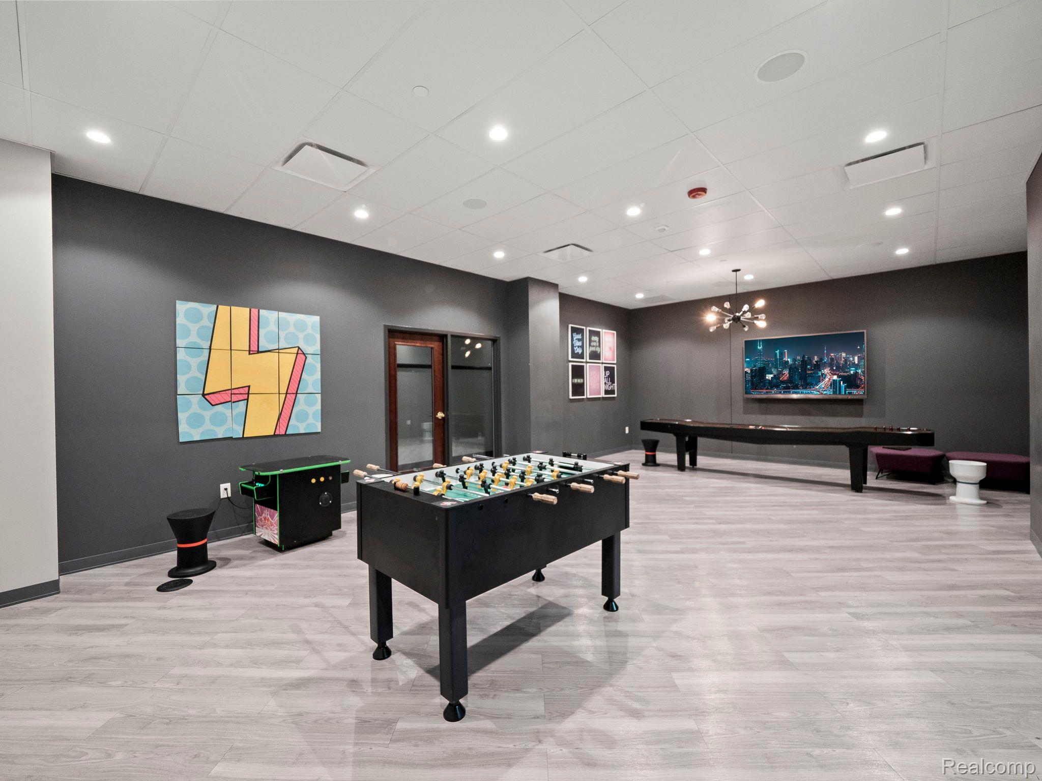 7430 2nd Avenue 1011