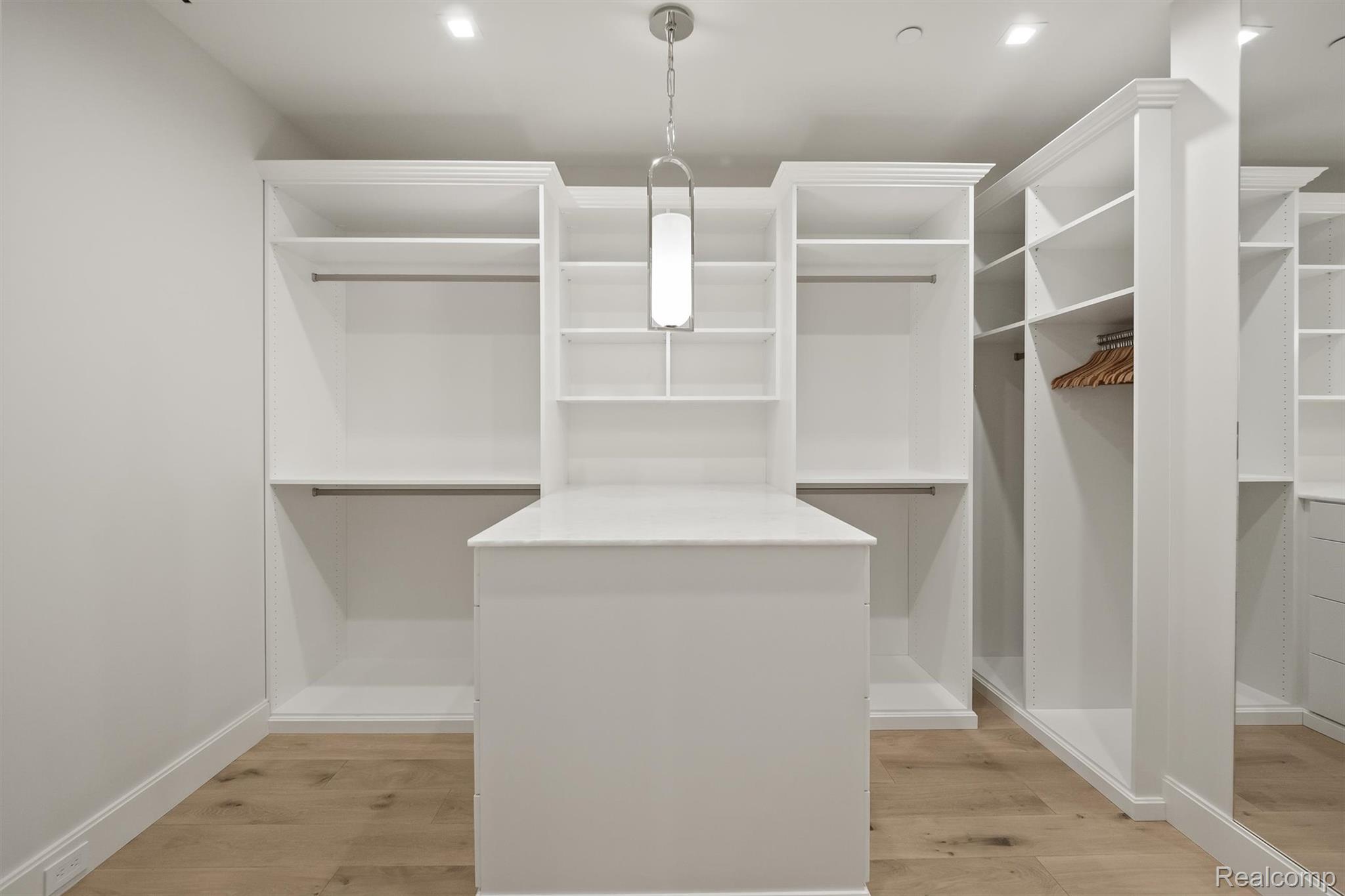 369 N Old Woodward Avenue 207