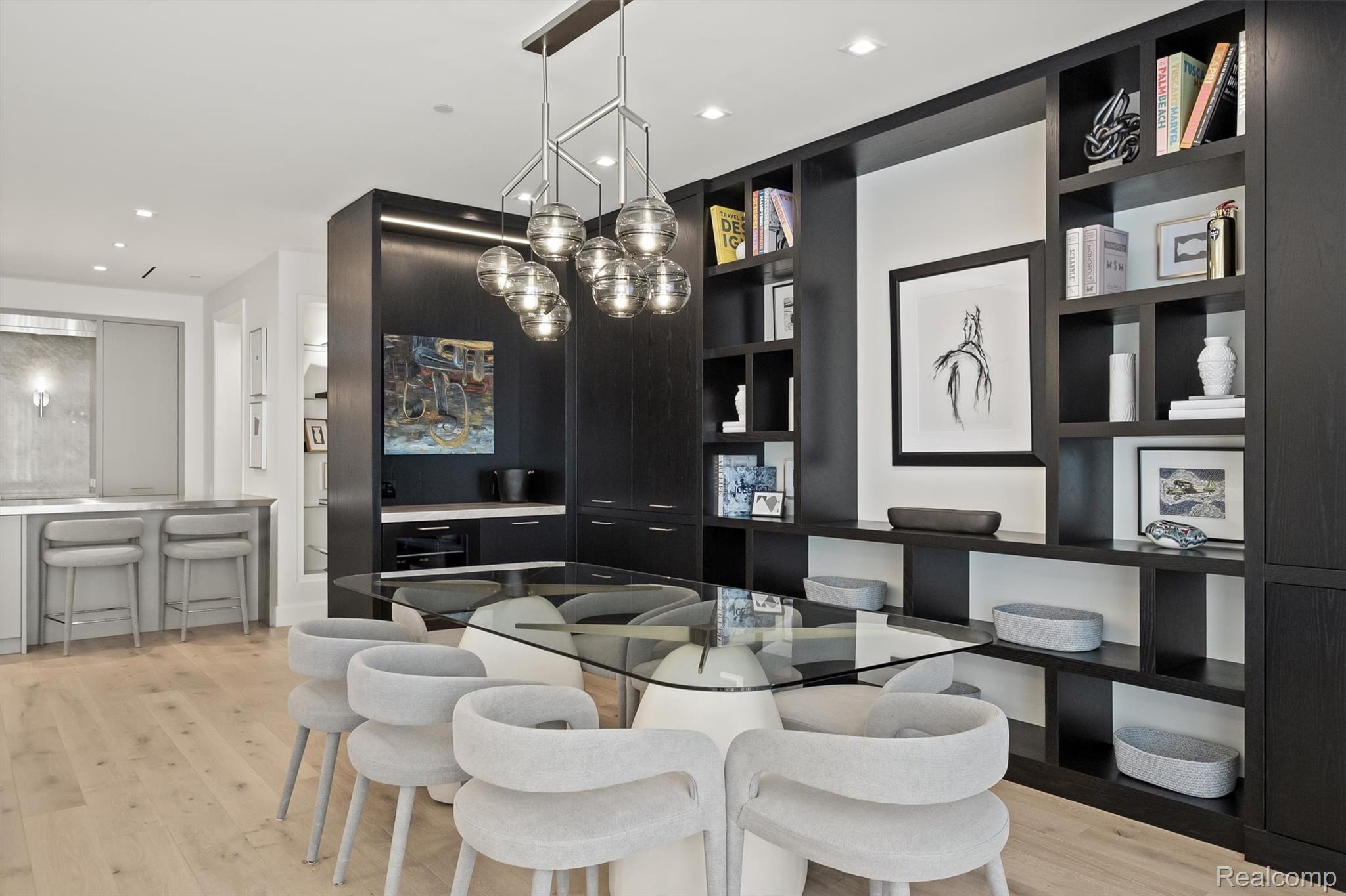 369 N Old Woodward Avenue 207