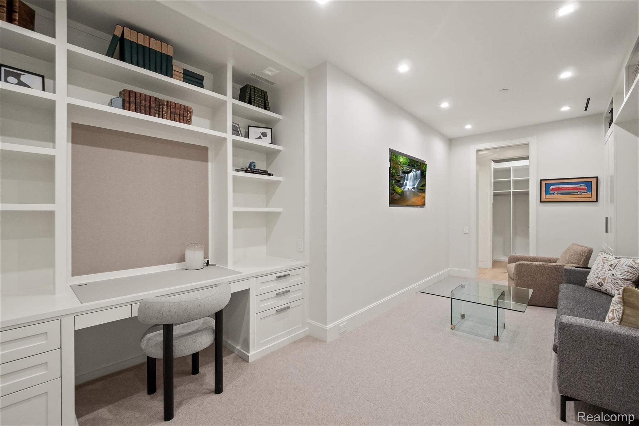 369 N Old Woodward Avenue 207