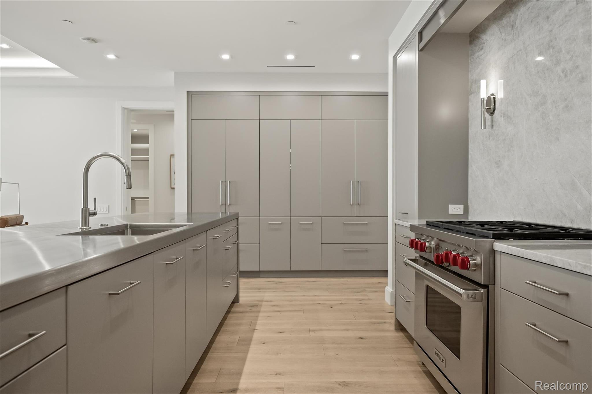 369 N Old Woodward Avenue 207