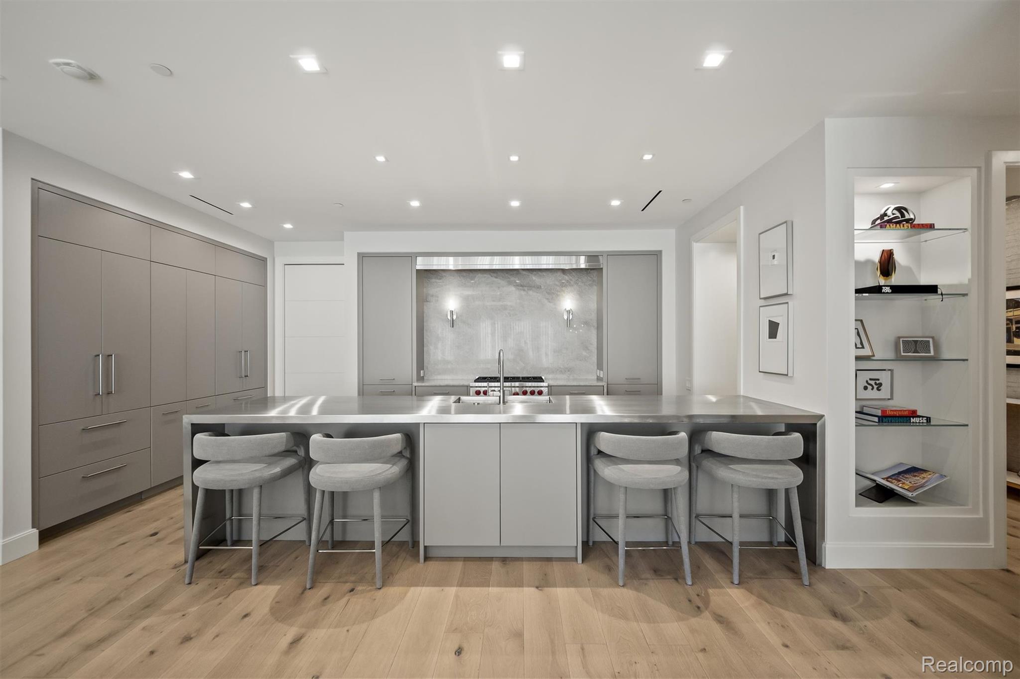 369 N Old Woodward Avenue 207