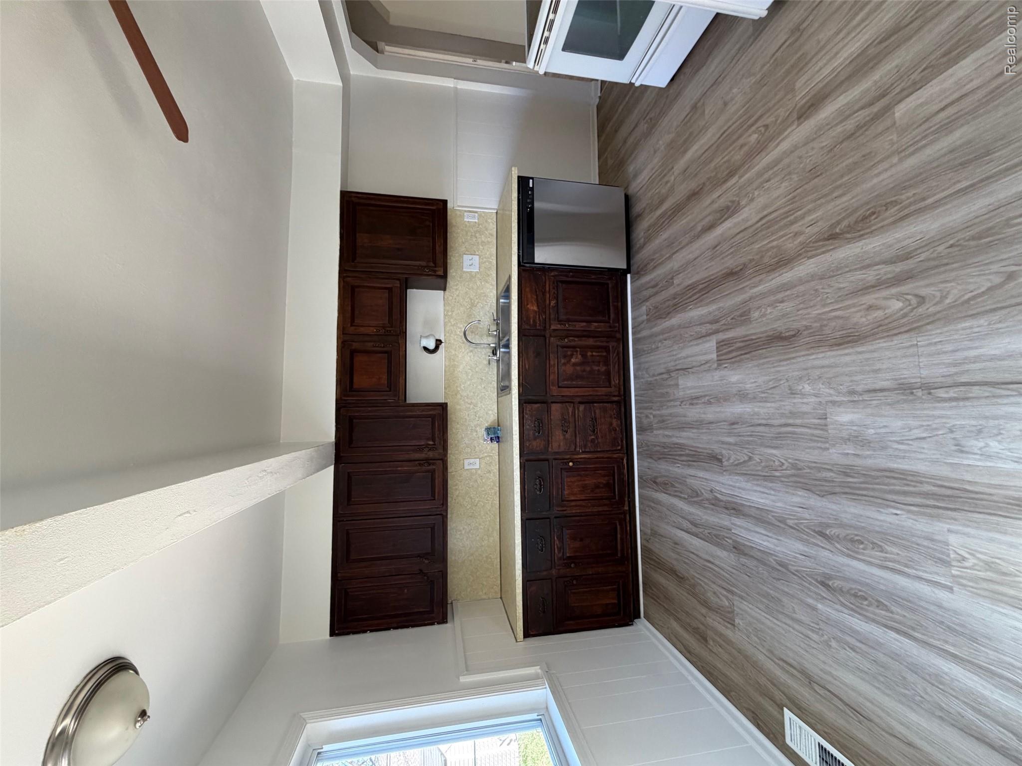 23049 BATTELLE Avenue