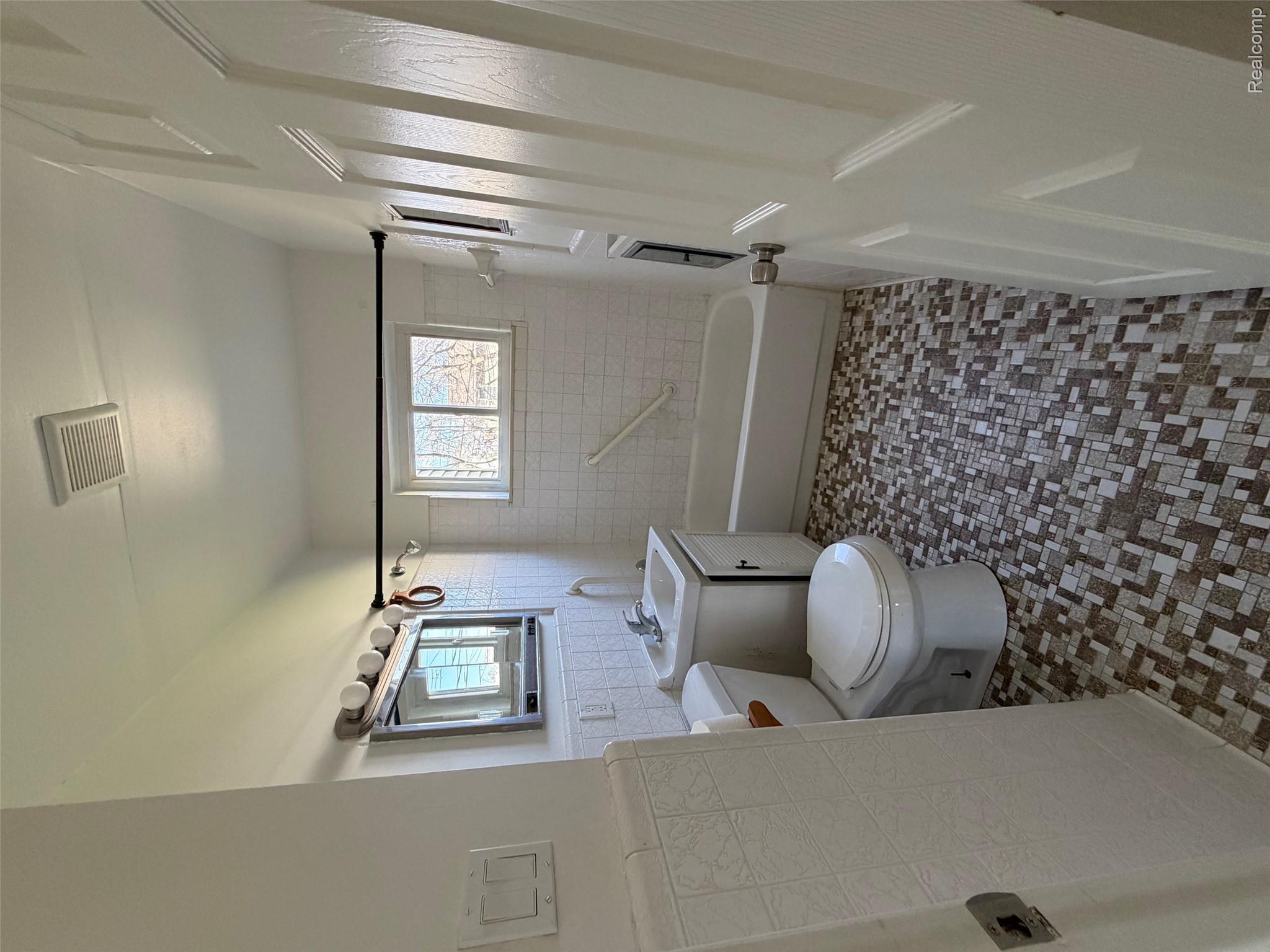 23049 BATTELLE Avenue