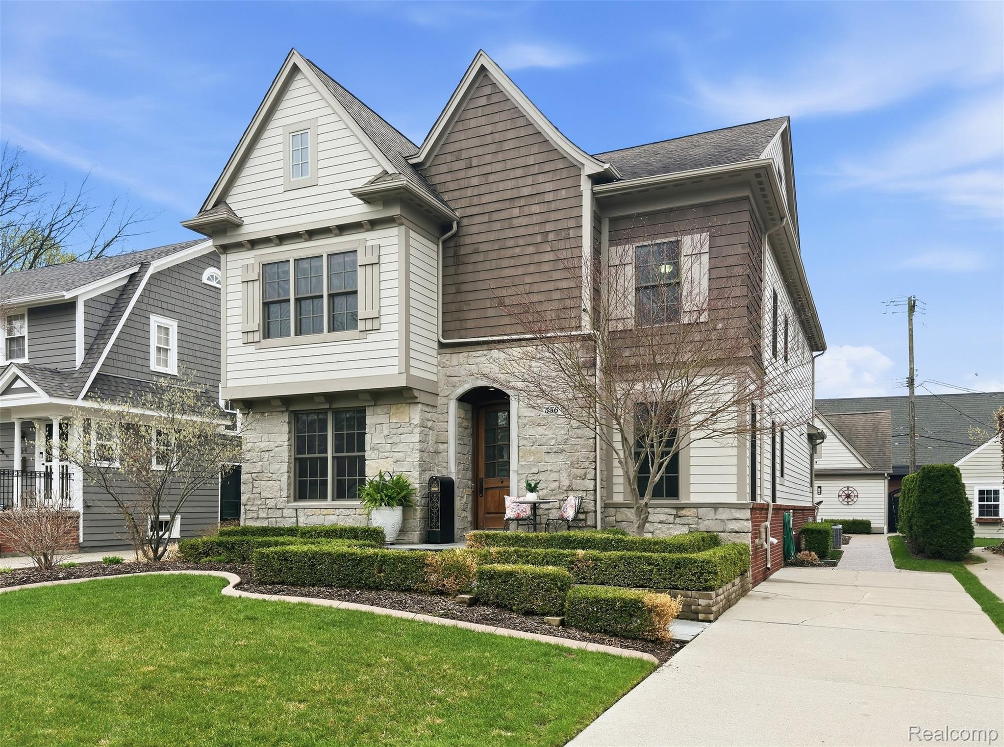 556 Ridgedale Avenue