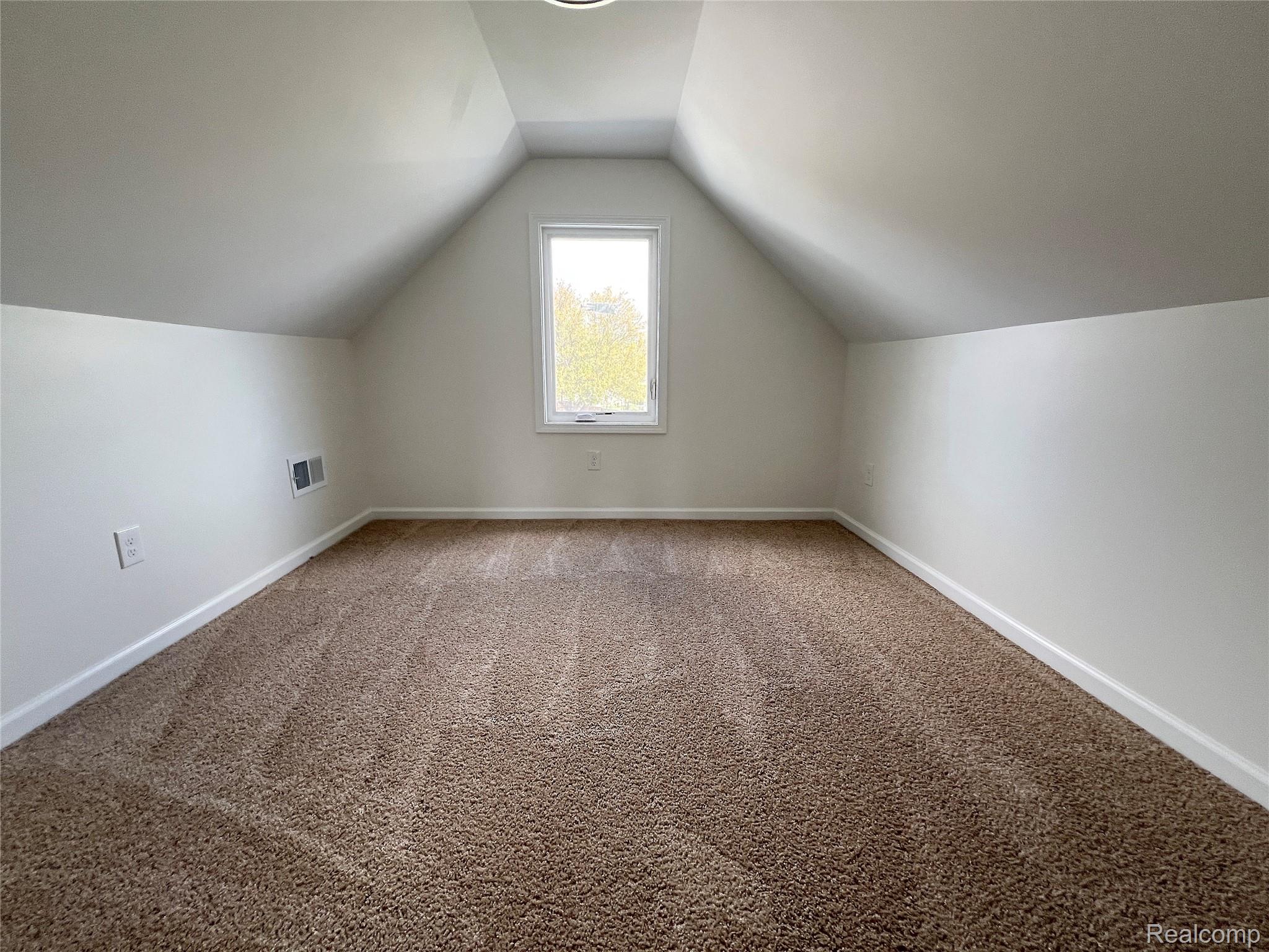 43 Rathbone Street S