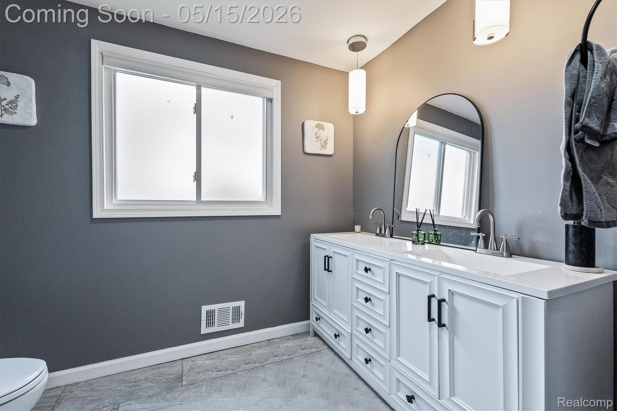 33429 Quaker Valley Road
