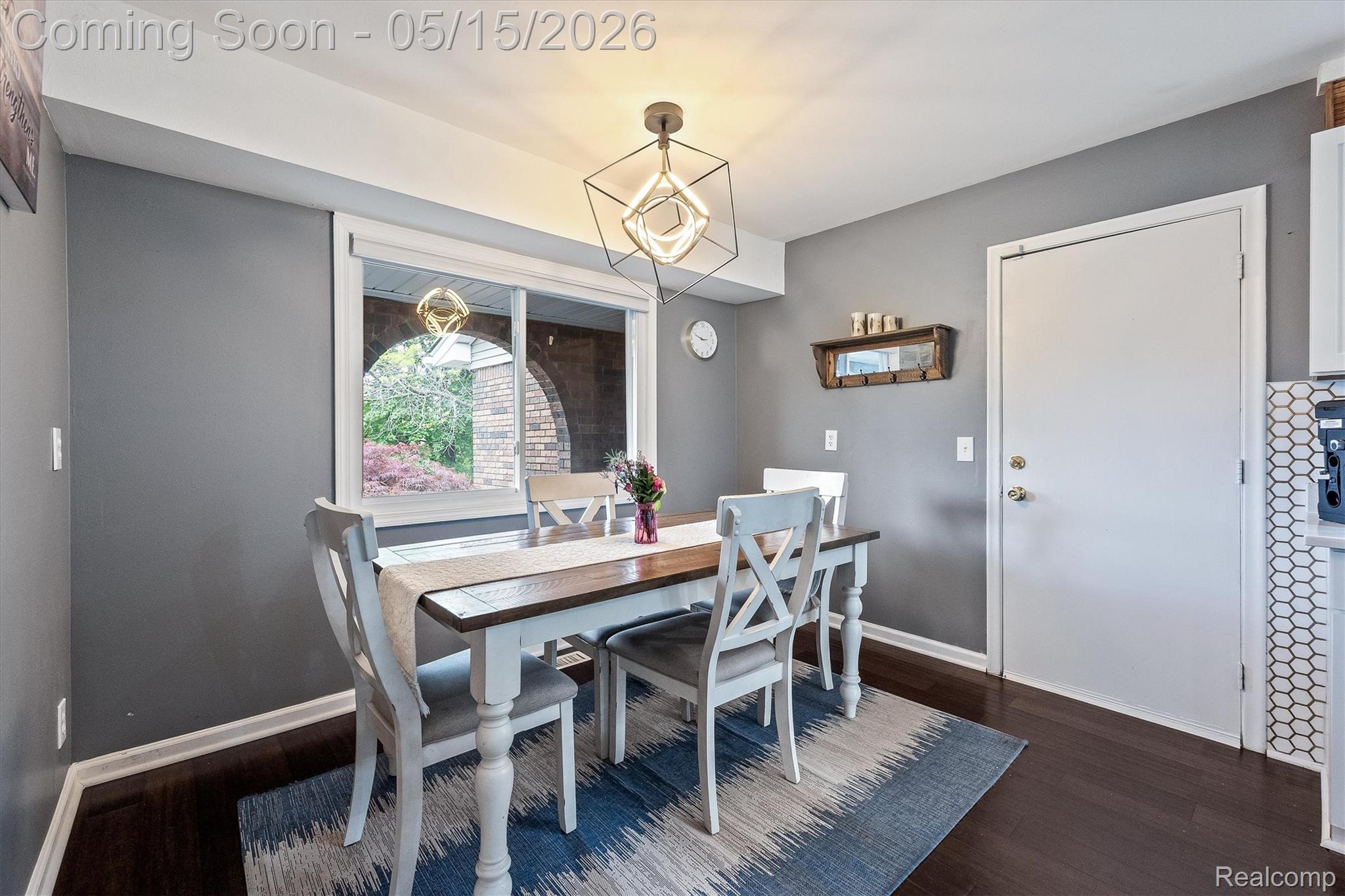 33429 Quaker Valley Road