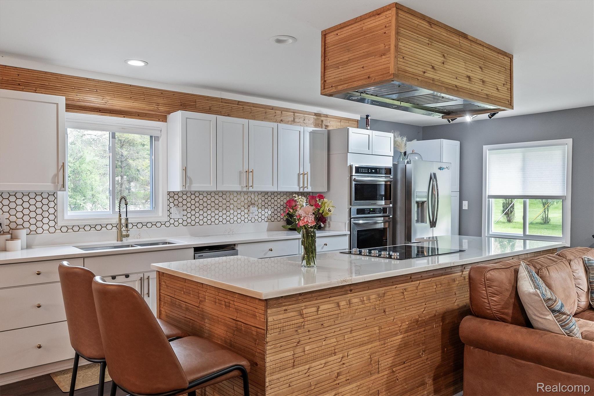 33429 Quaker Valley Road