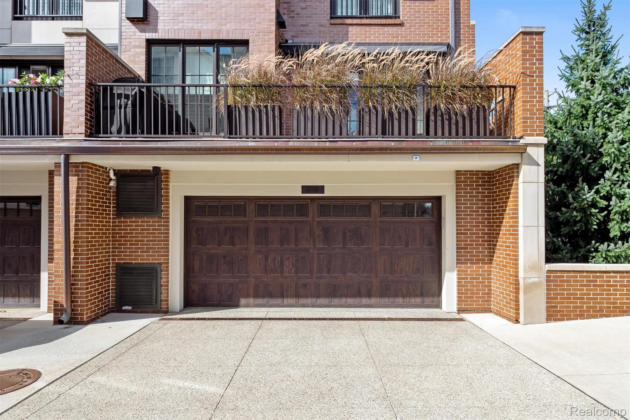 615 W Brown Street