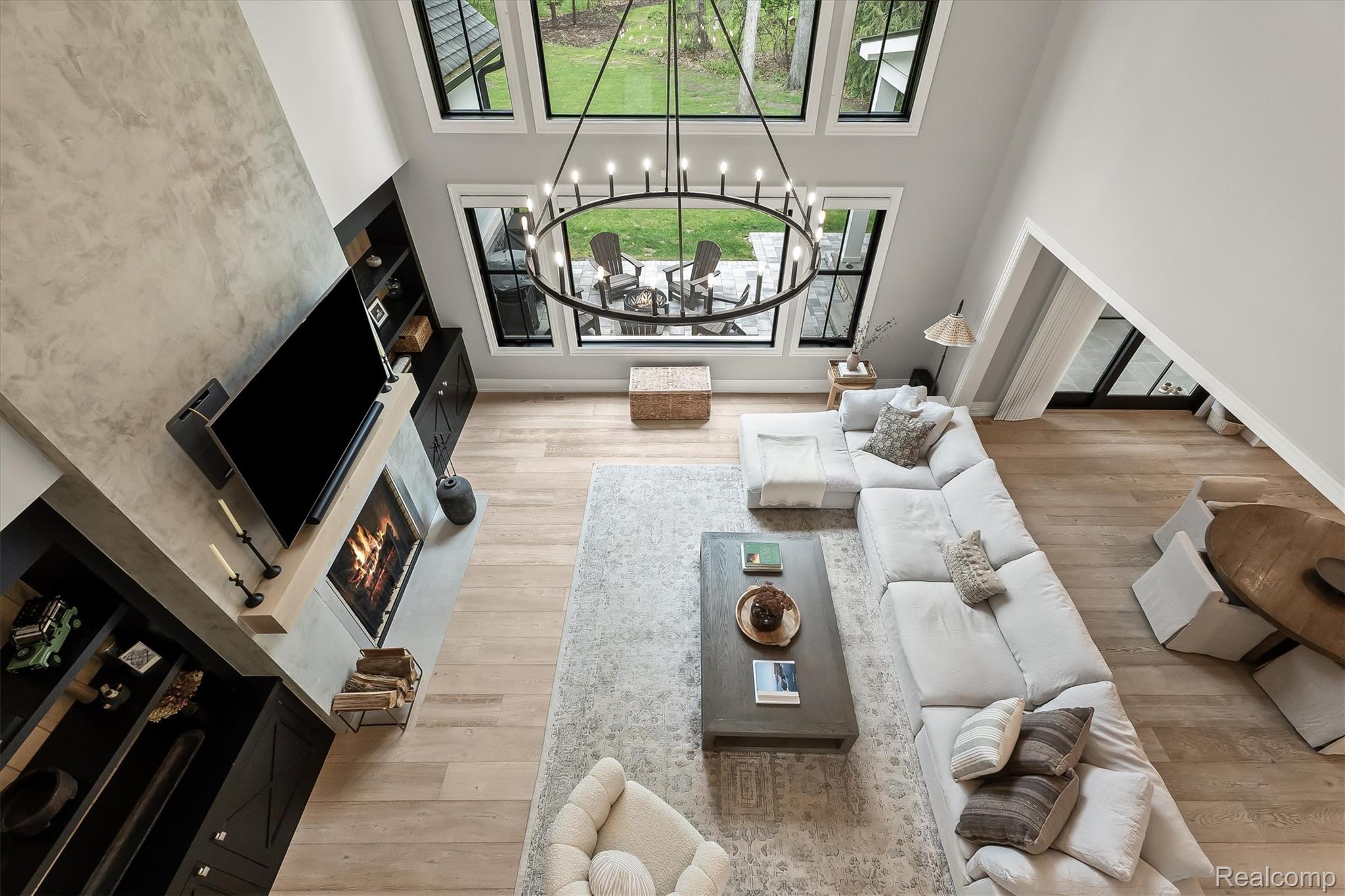 5200 Windingwood Drive