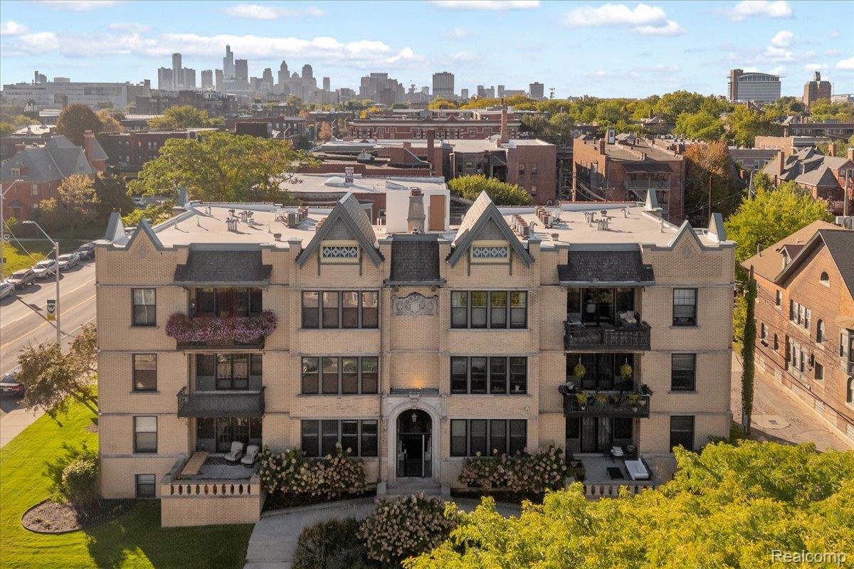615 W Hancock Street Unit: 6