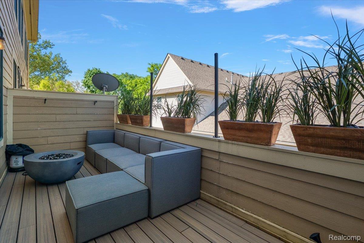 169 Paton Way 12