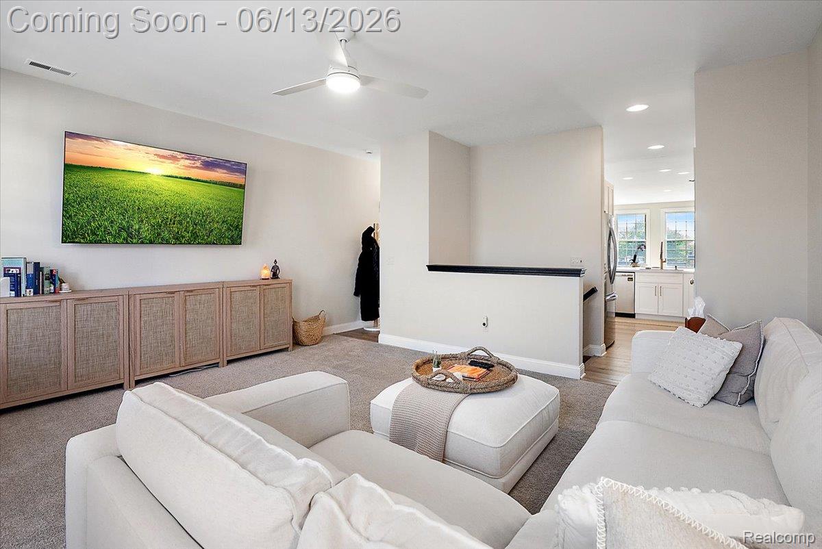 169 Paton Way 12
