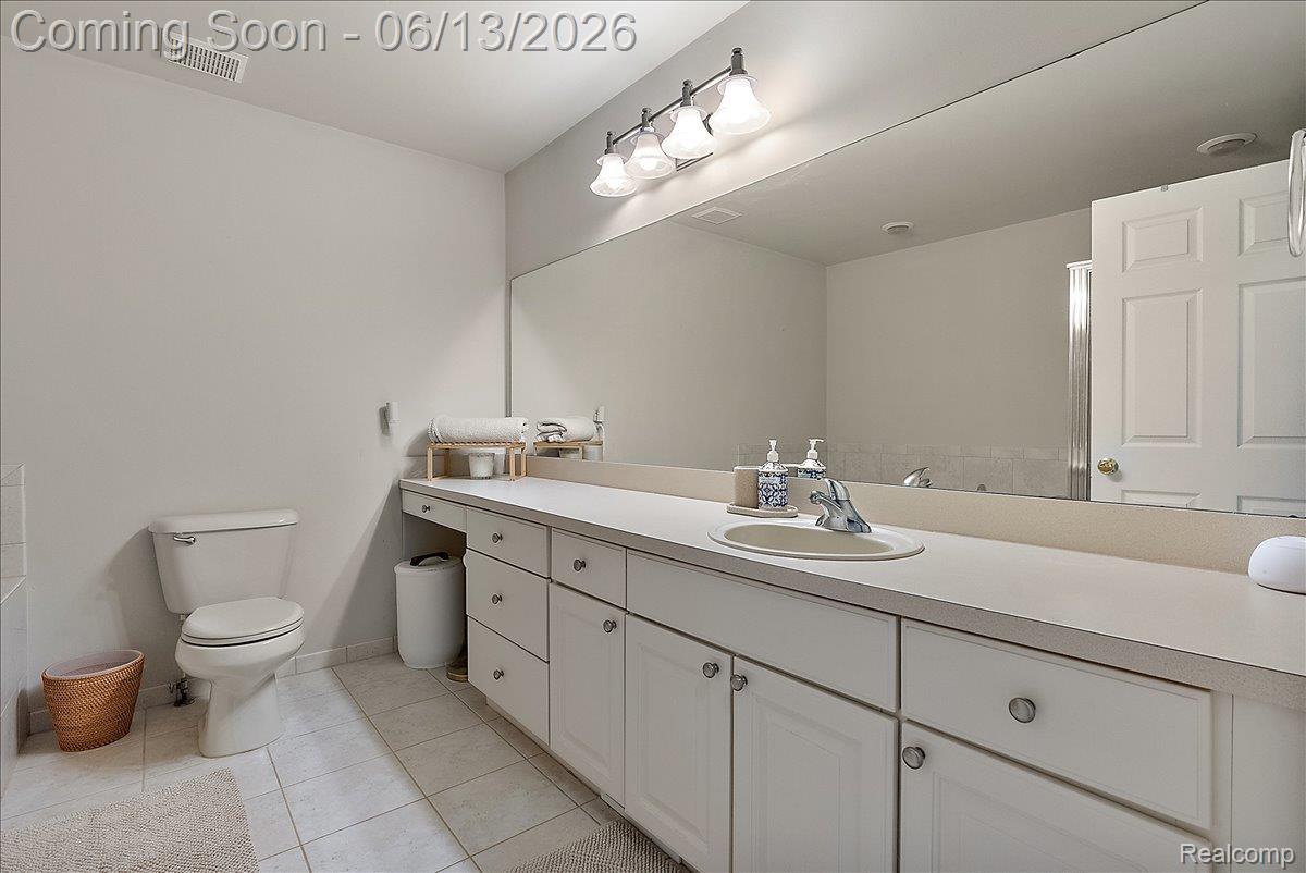 169 Paton Way 12