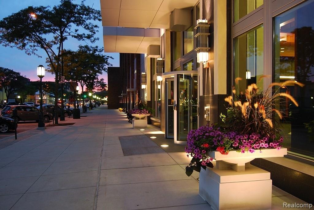 411 S Old Woodward Avenue Unit: 815