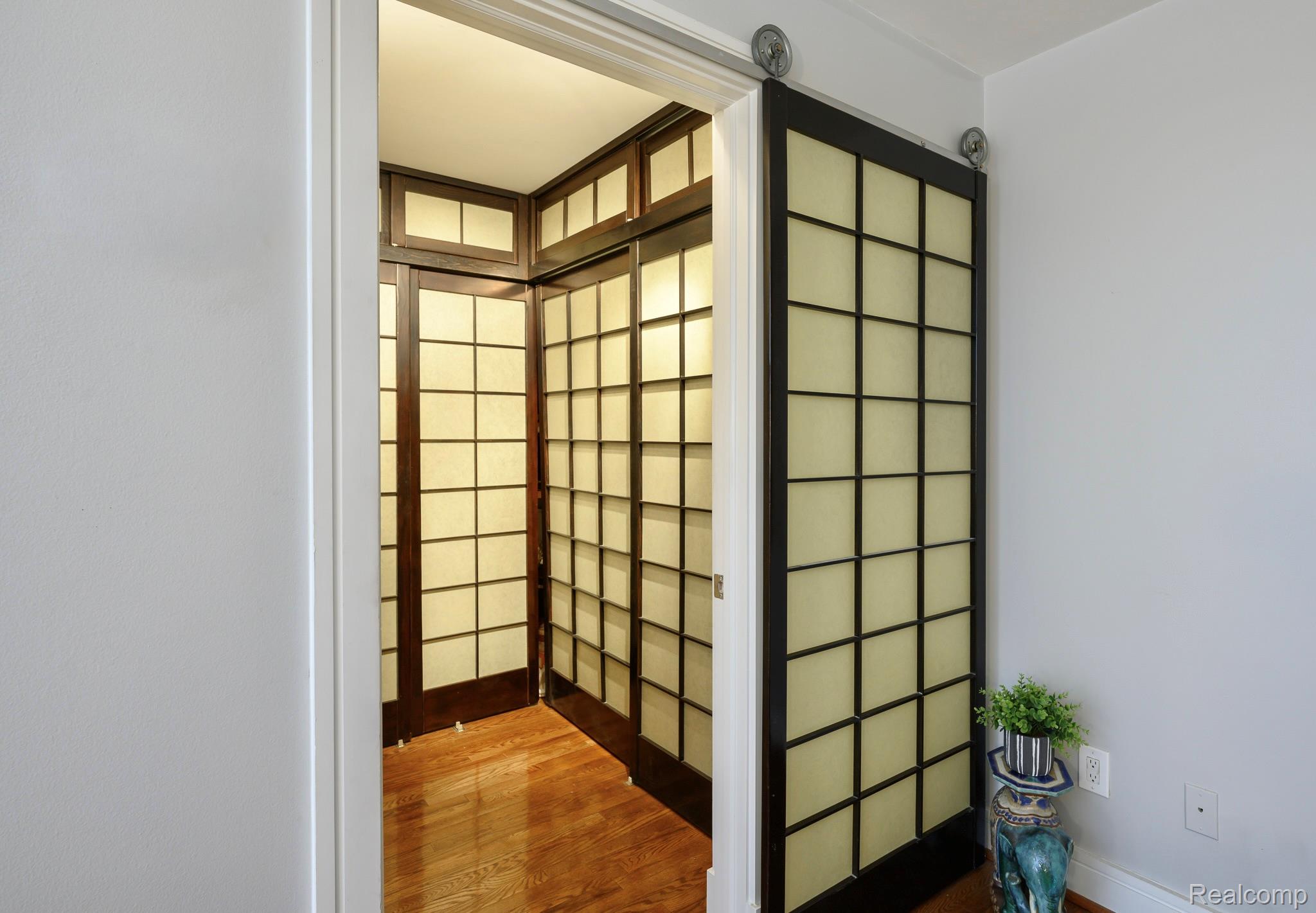 411 S Old Woodward Avenue Unit: 815