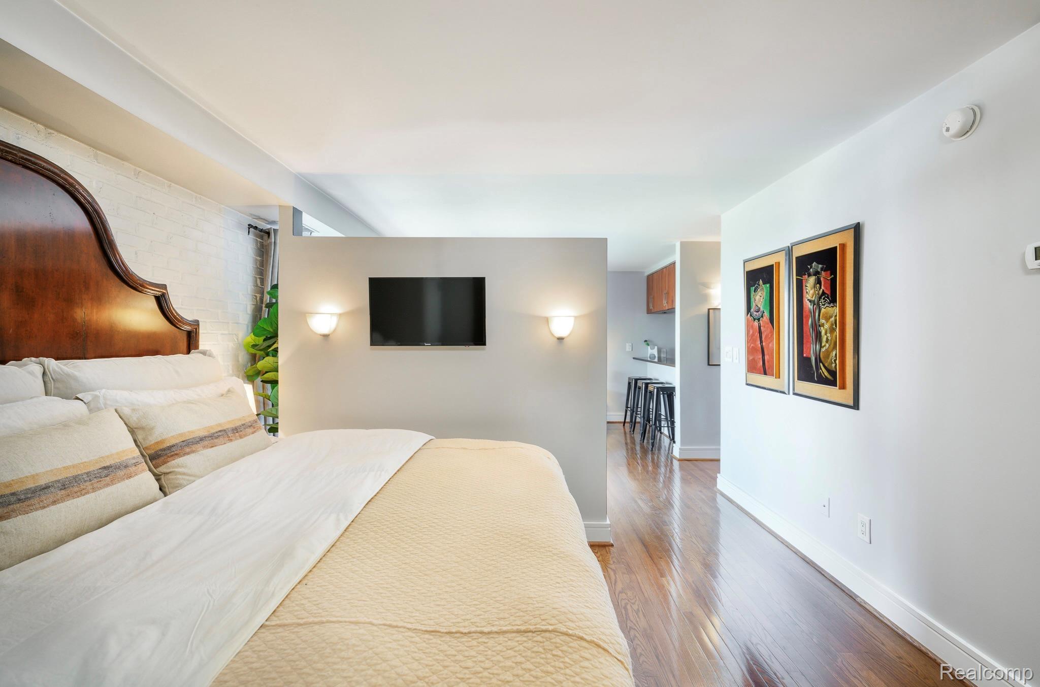 411 S Old Woodward Avenue Unit: 815