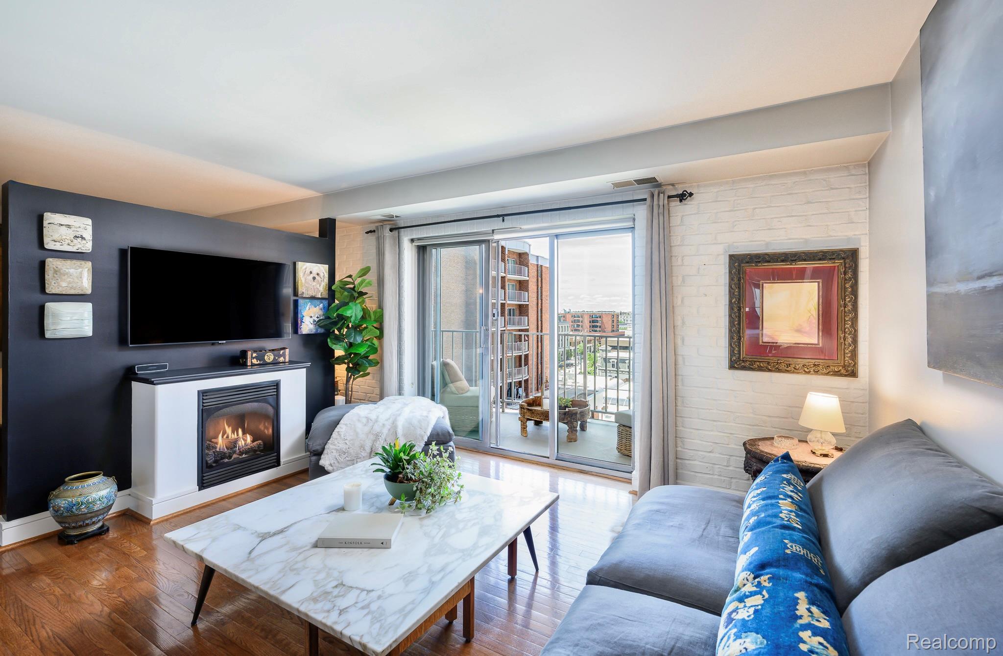 411 S Old Woodward Avenue Unit: 815