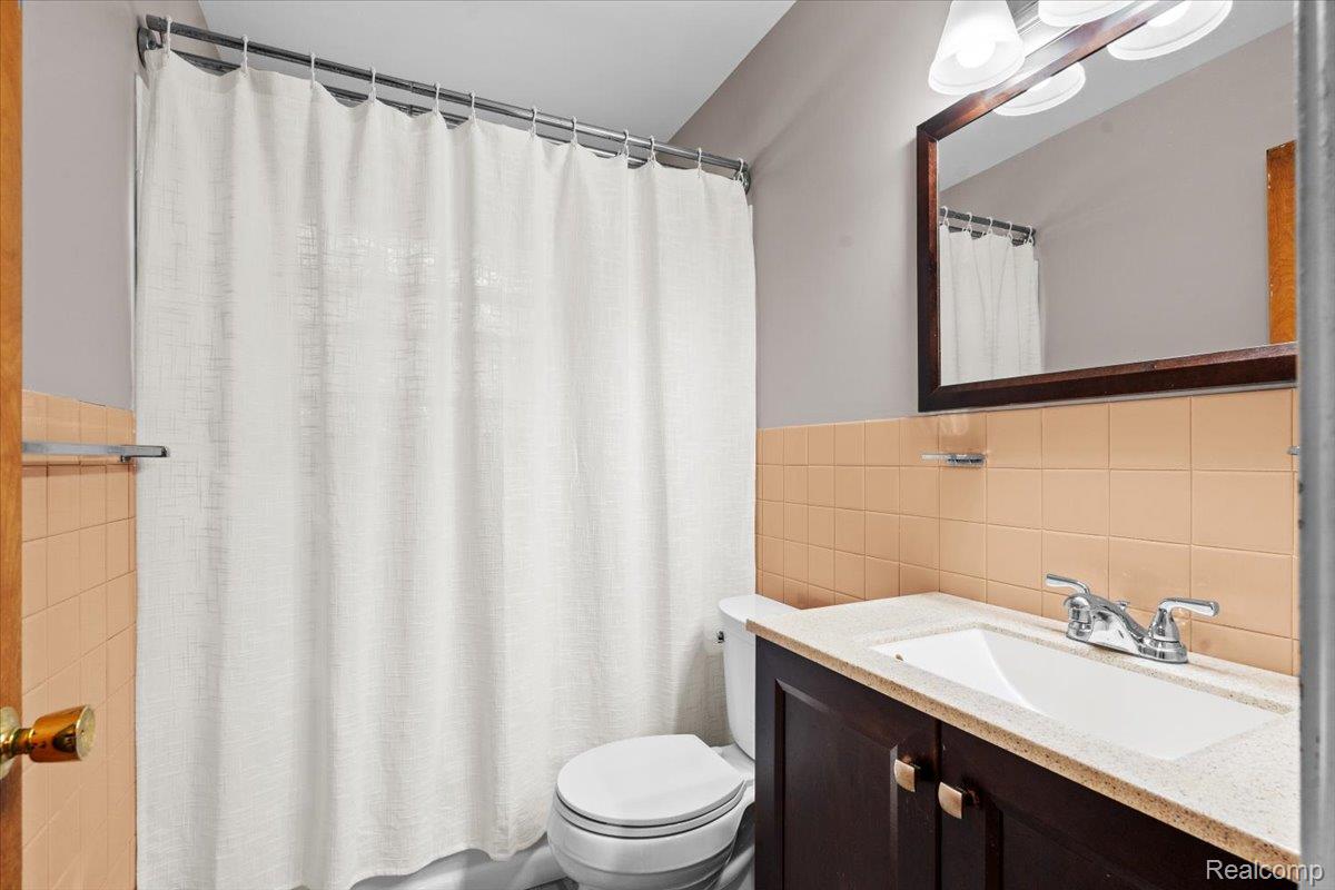 3220 Shenandoah Drive Unit: 11