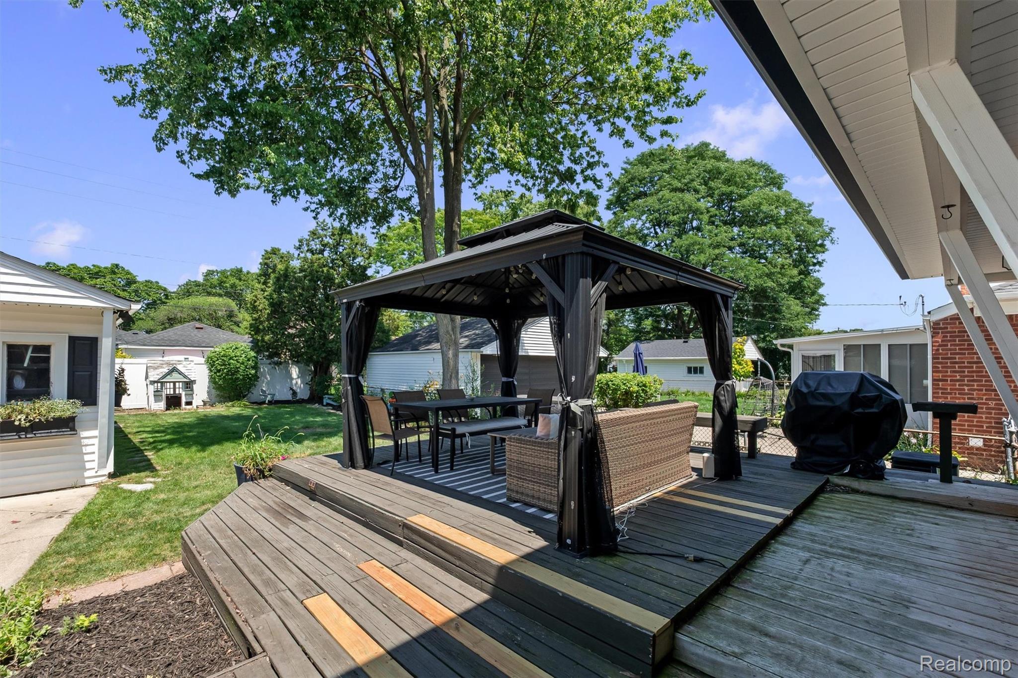 502 W Sunnybrook Drive