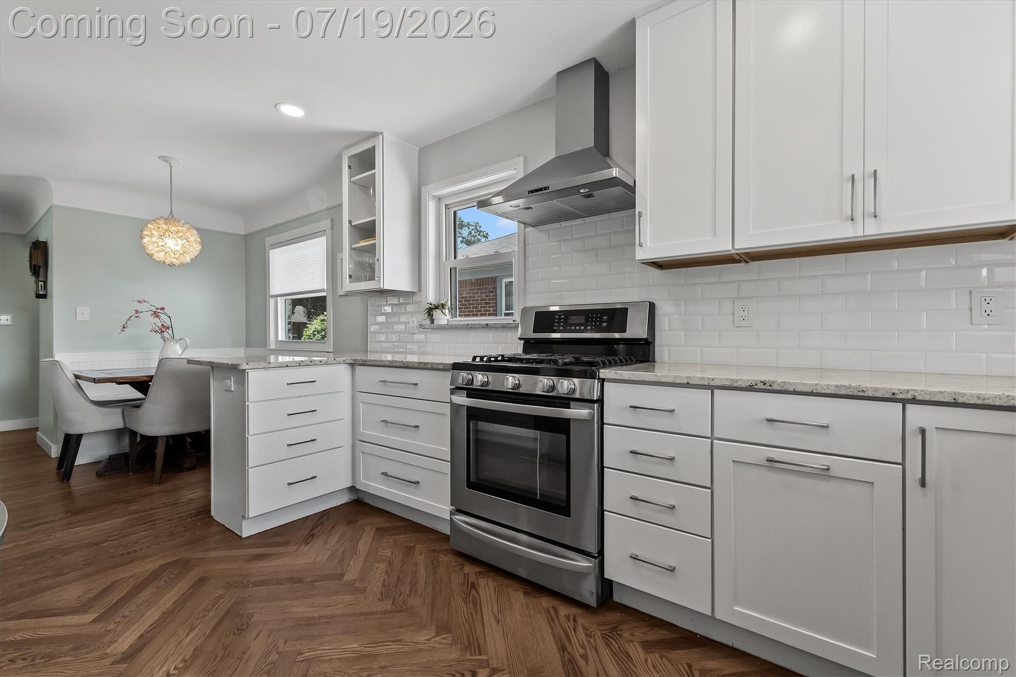 502 W Sunnybrook Drive