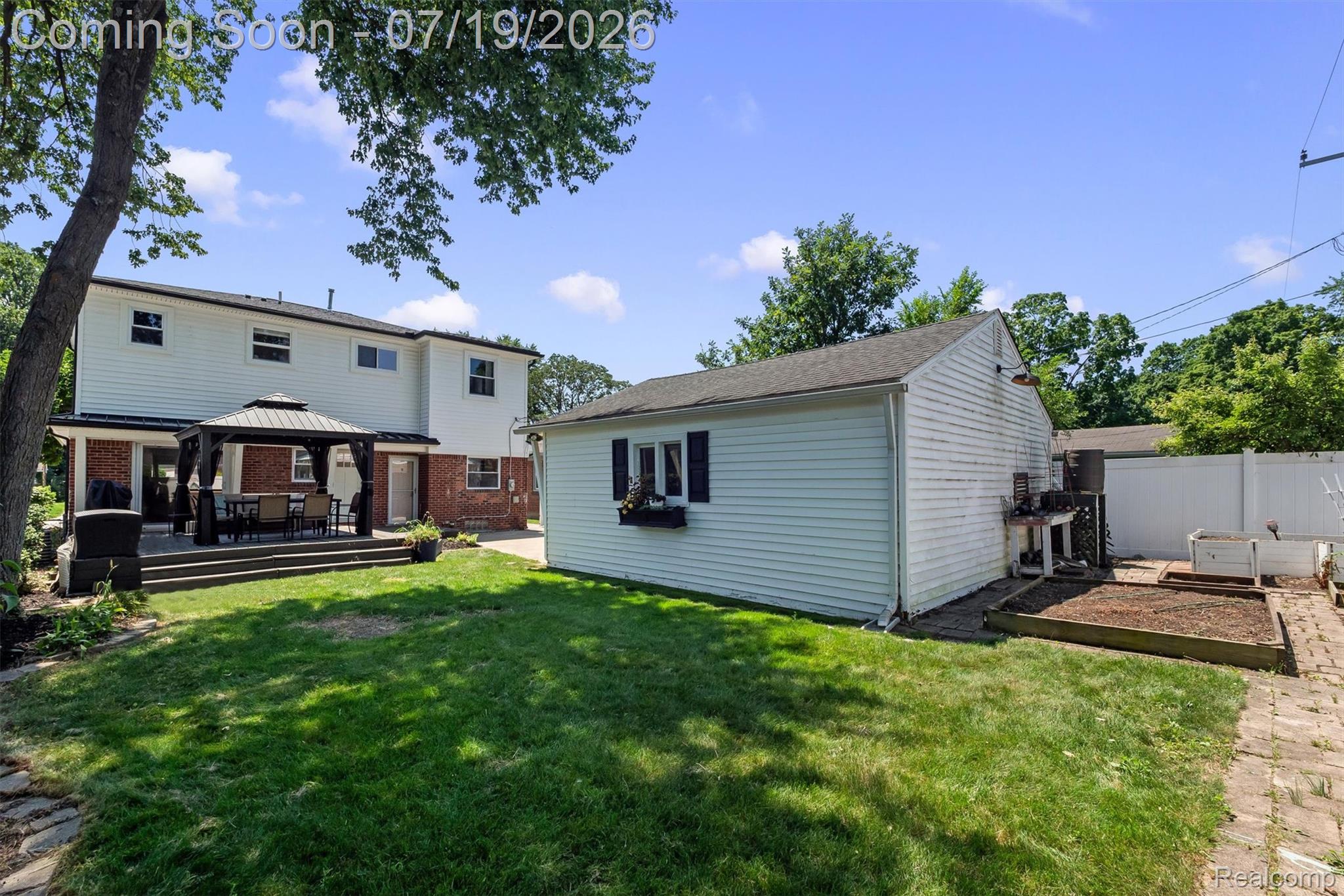 502 W Sunnybrook Drive
