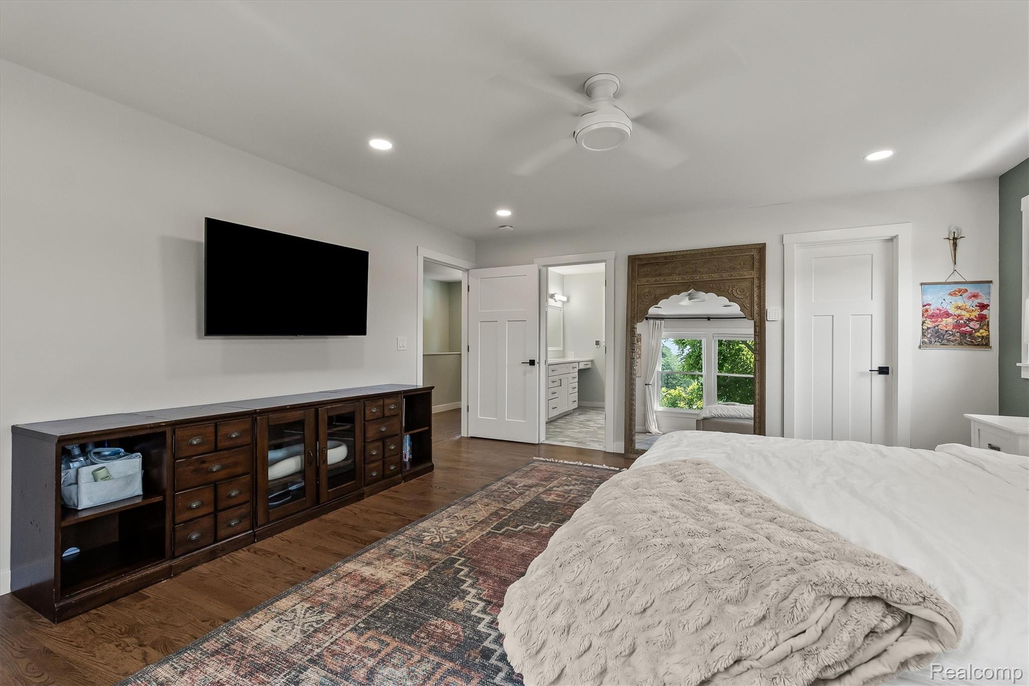 502 W Sunnybrook Drive
