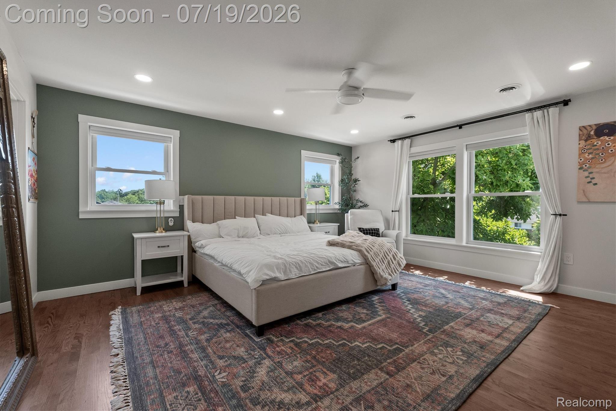 502 W Sunnybrook Drive