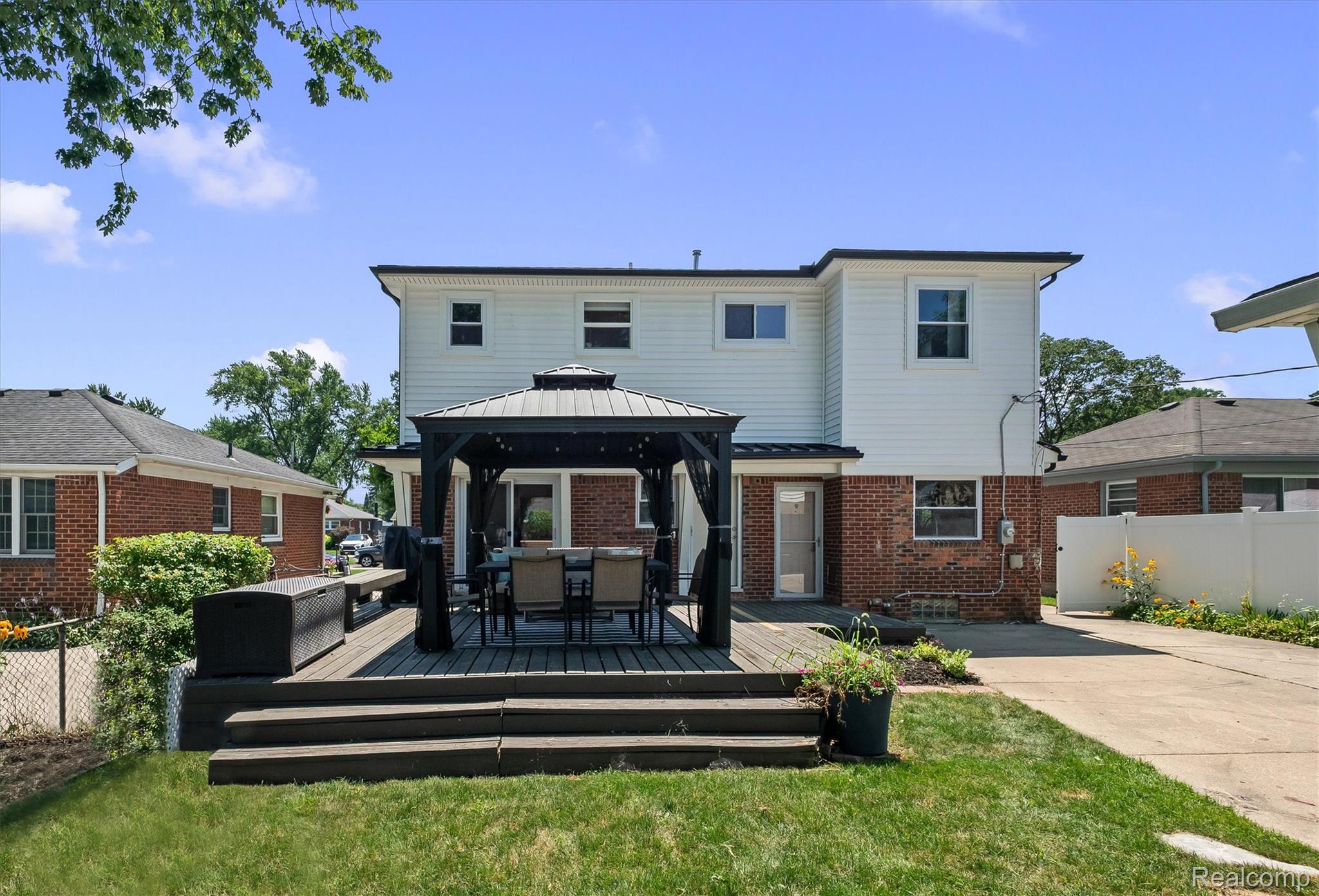 502 W Sunnybrook Drive