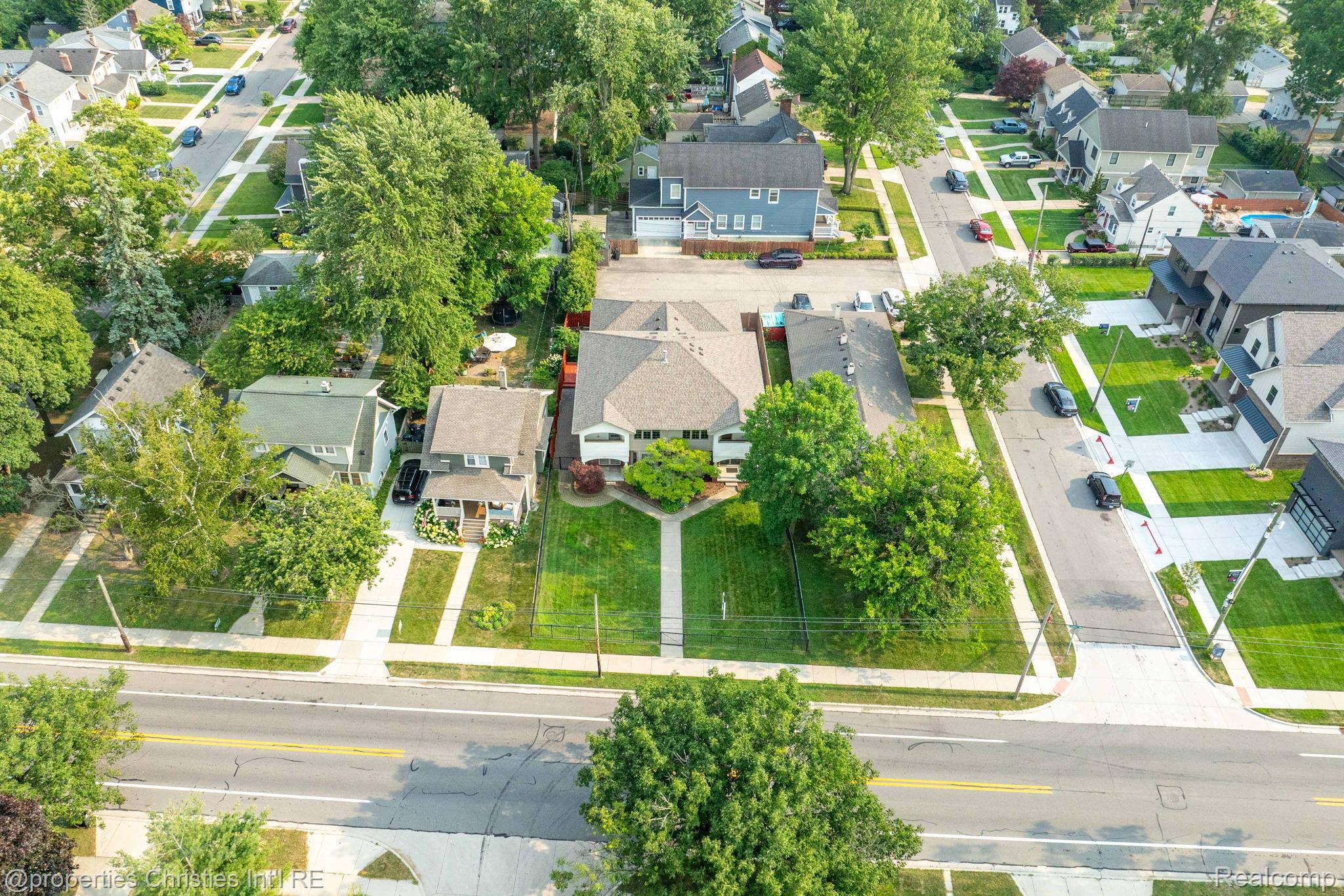 802 E Lincoln Avenue