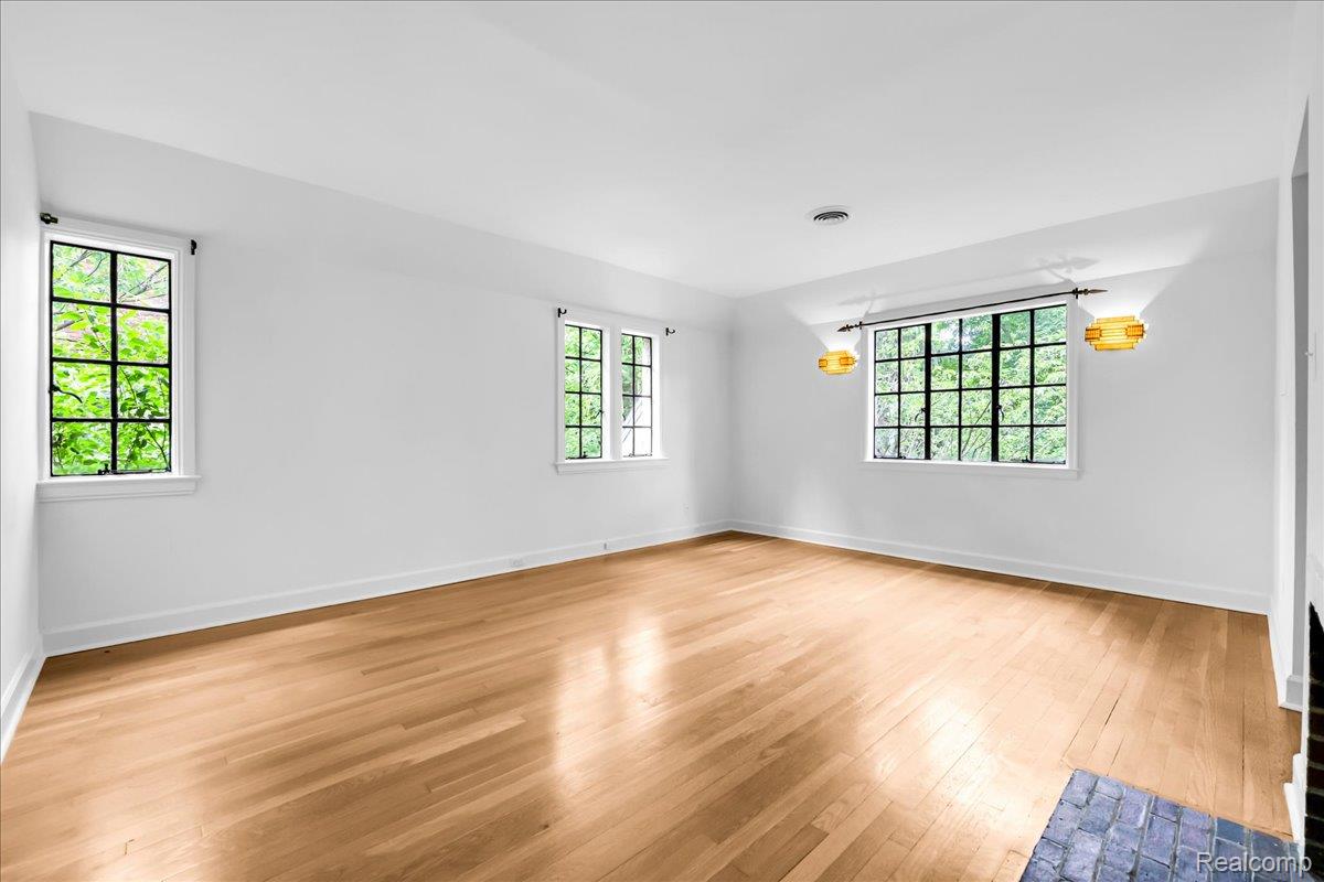 455 Linden Road