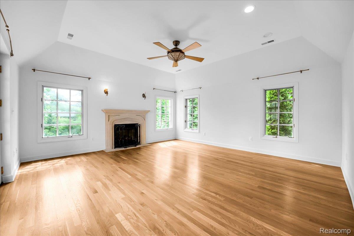 455 Linden Road