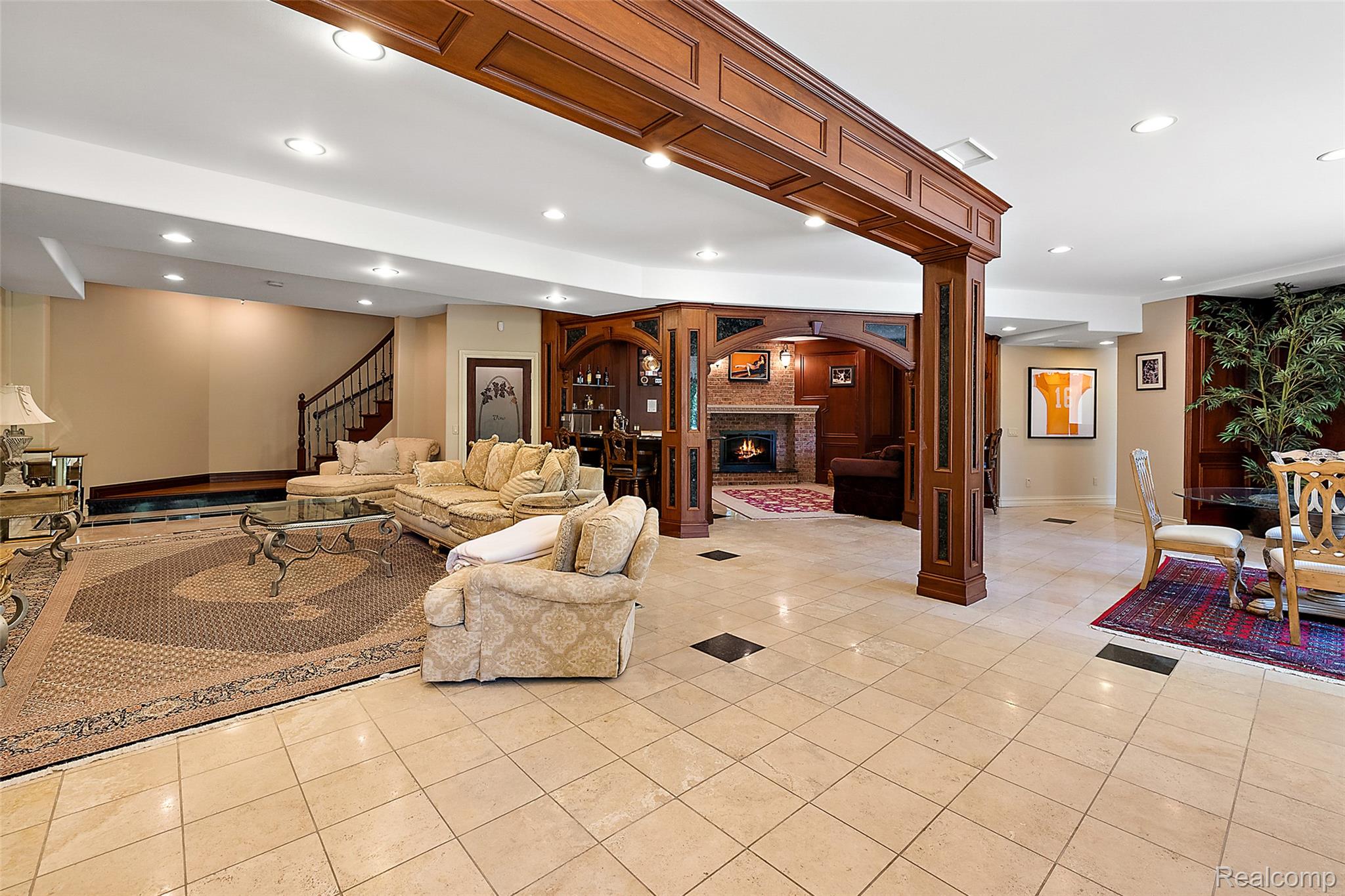 255 CAMELOT Way