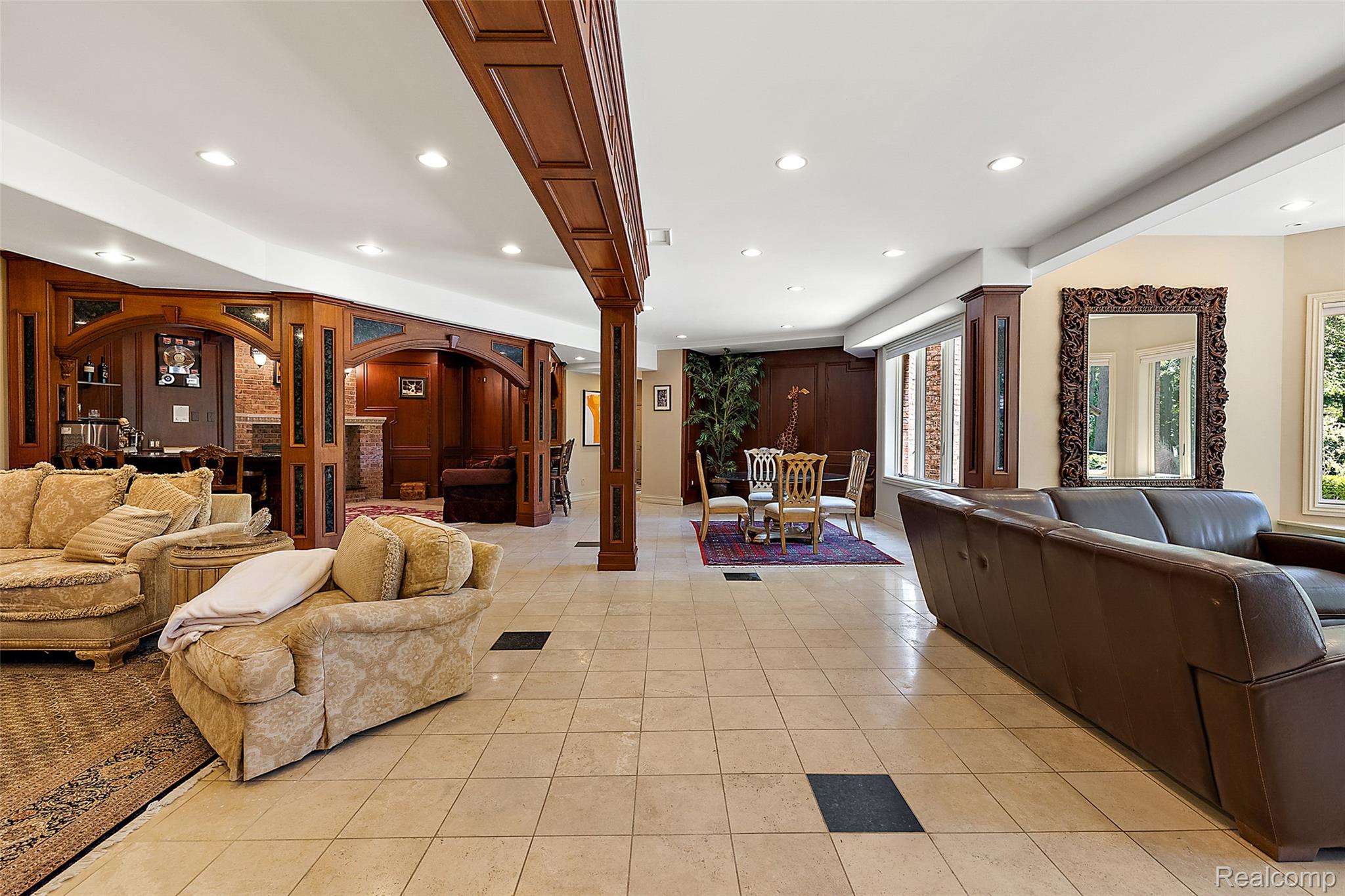 255 CAMELOT Way