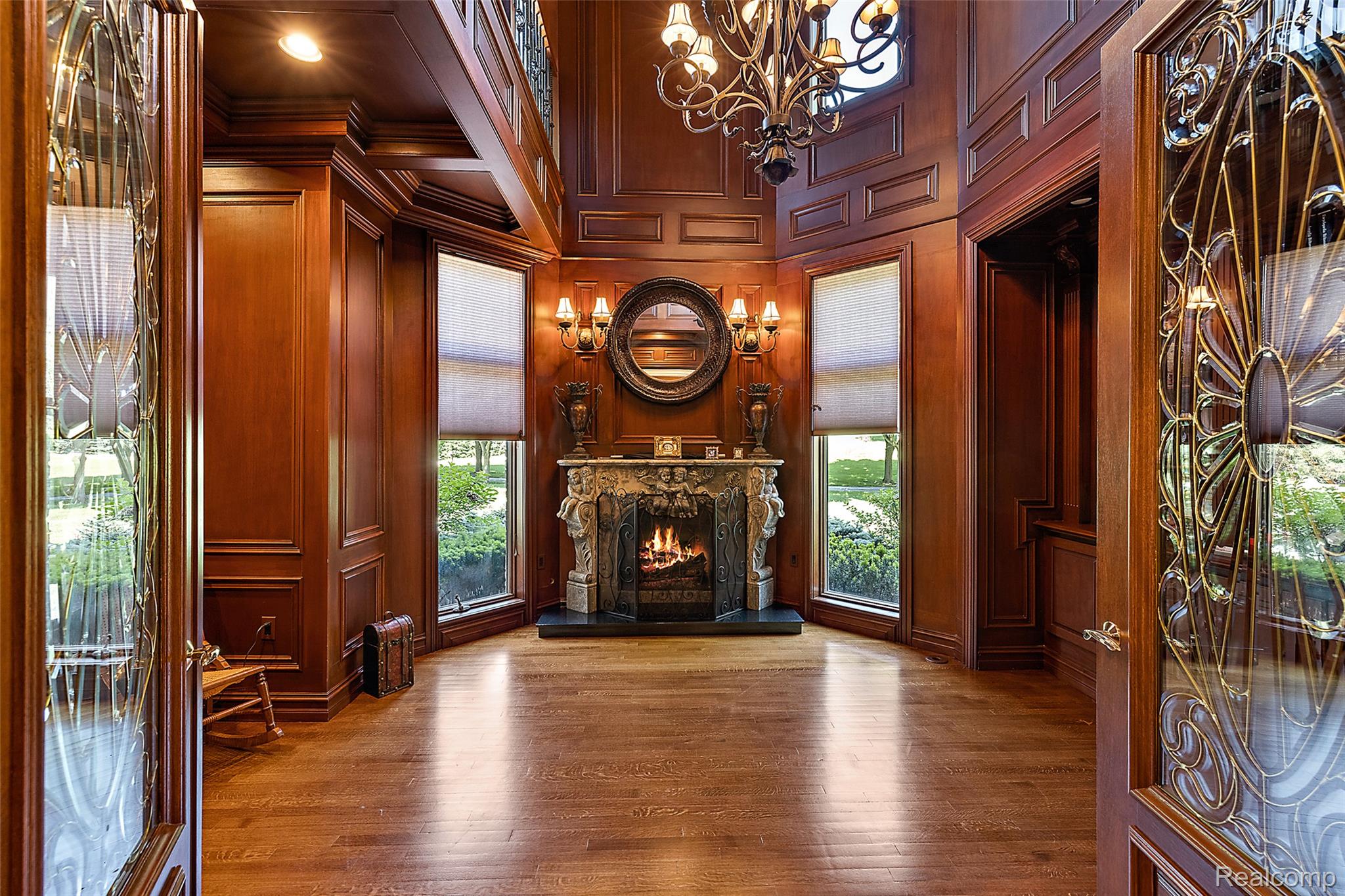 255 CAMELOT Way