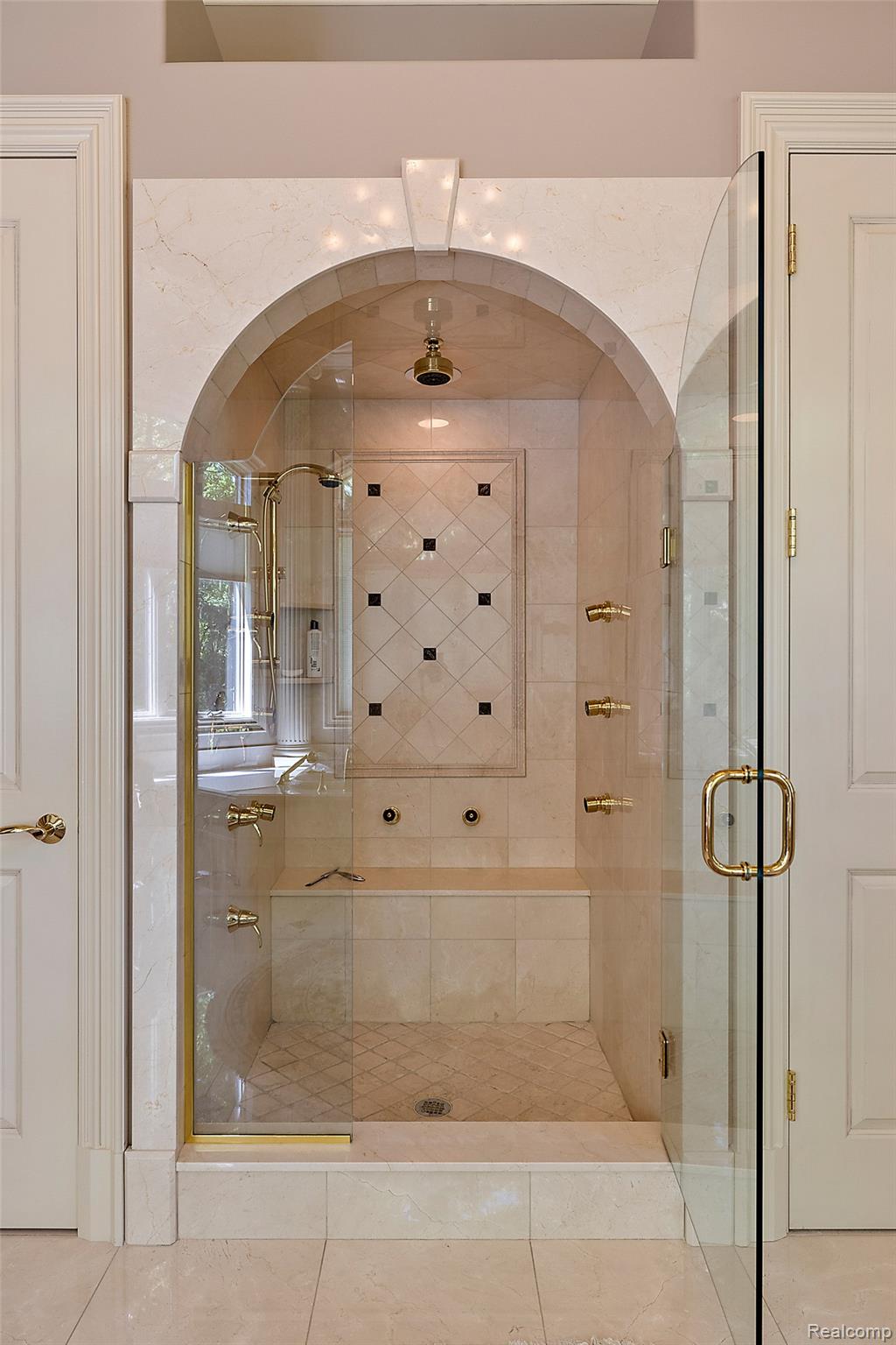 255 CAMELOT Way