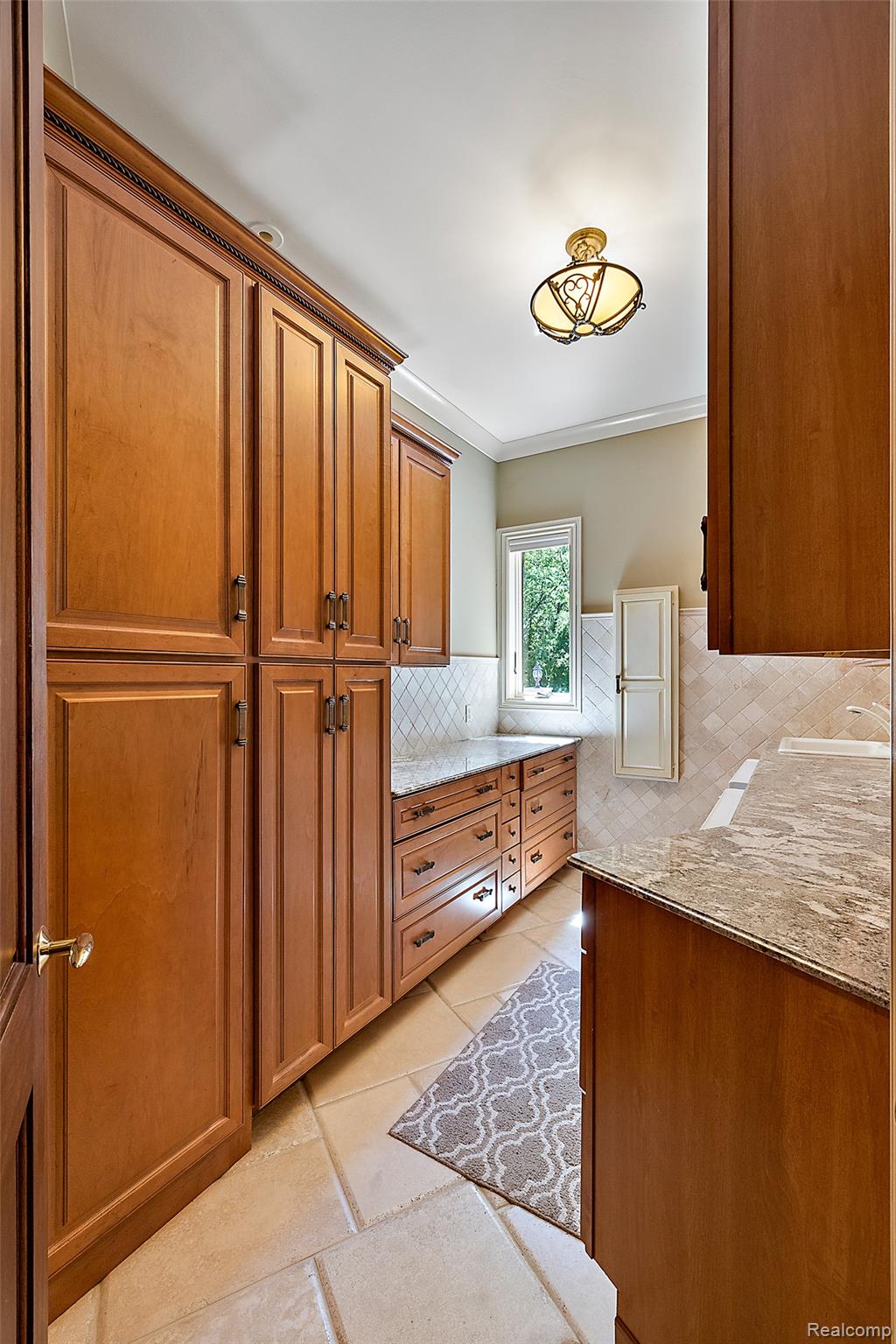255 CAMELOT Way