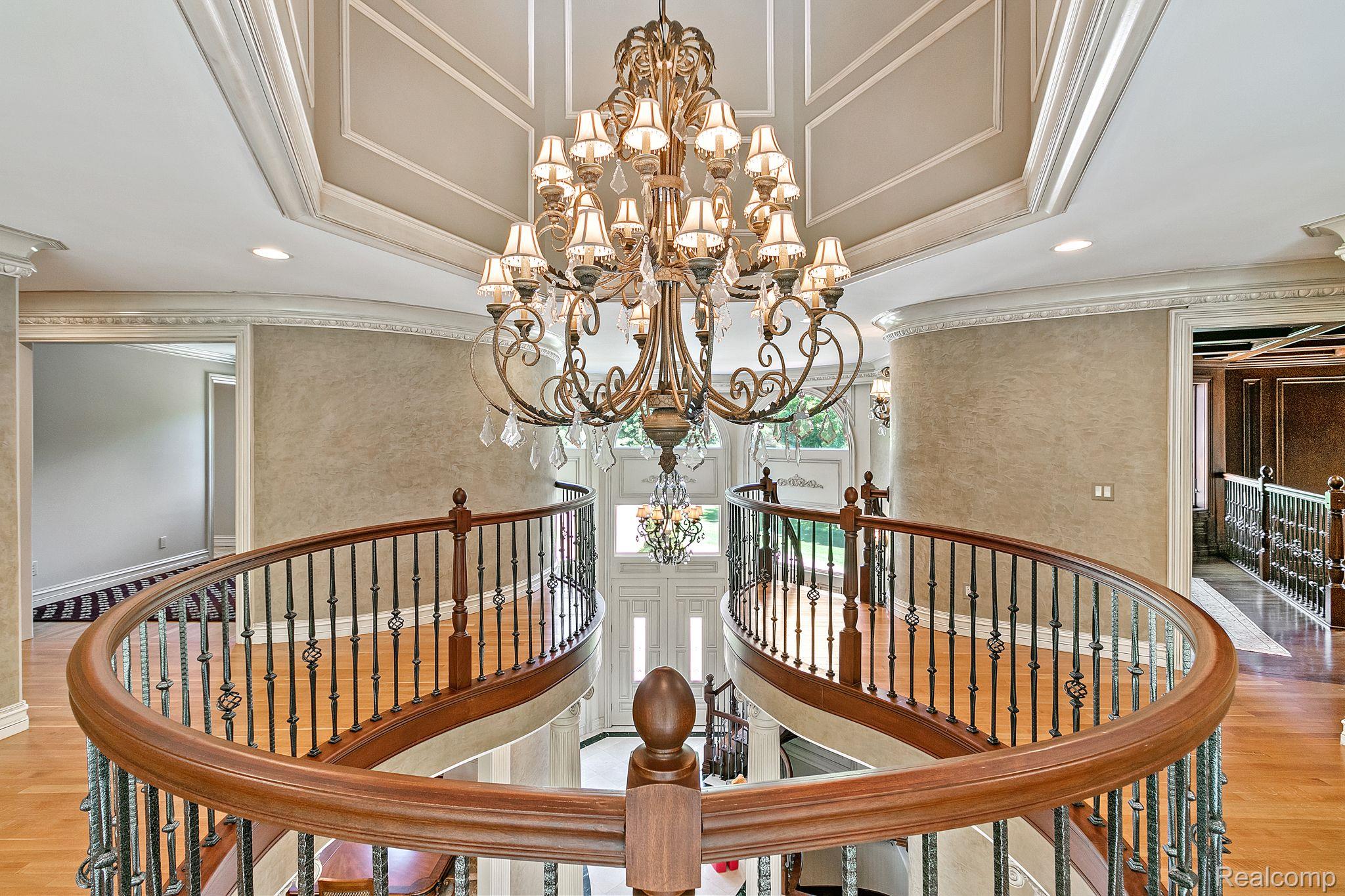 255 CAMELOT Way