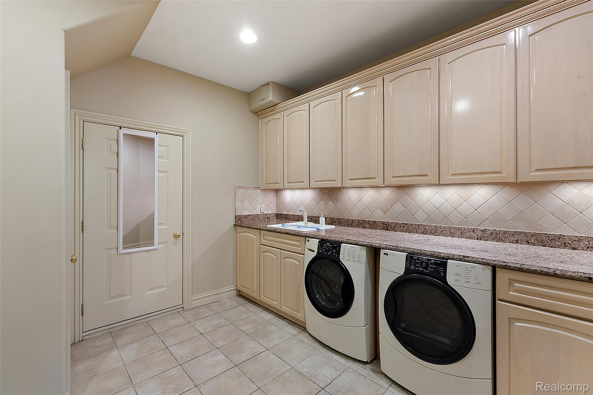 255 CAMELOT Way