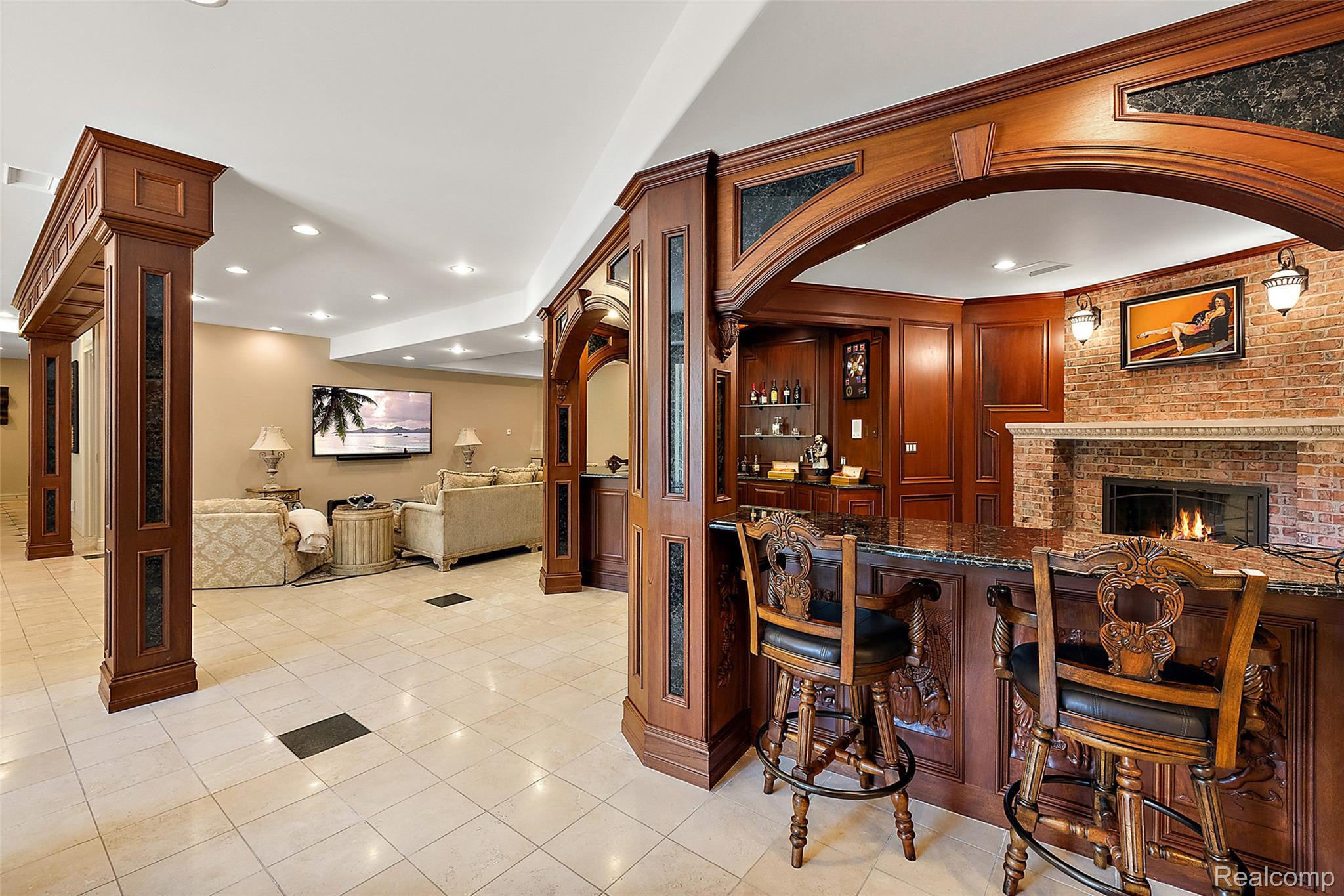 255 CAMELOT Way