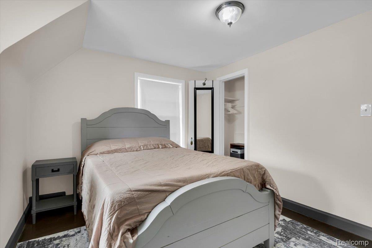476 Touraine Road