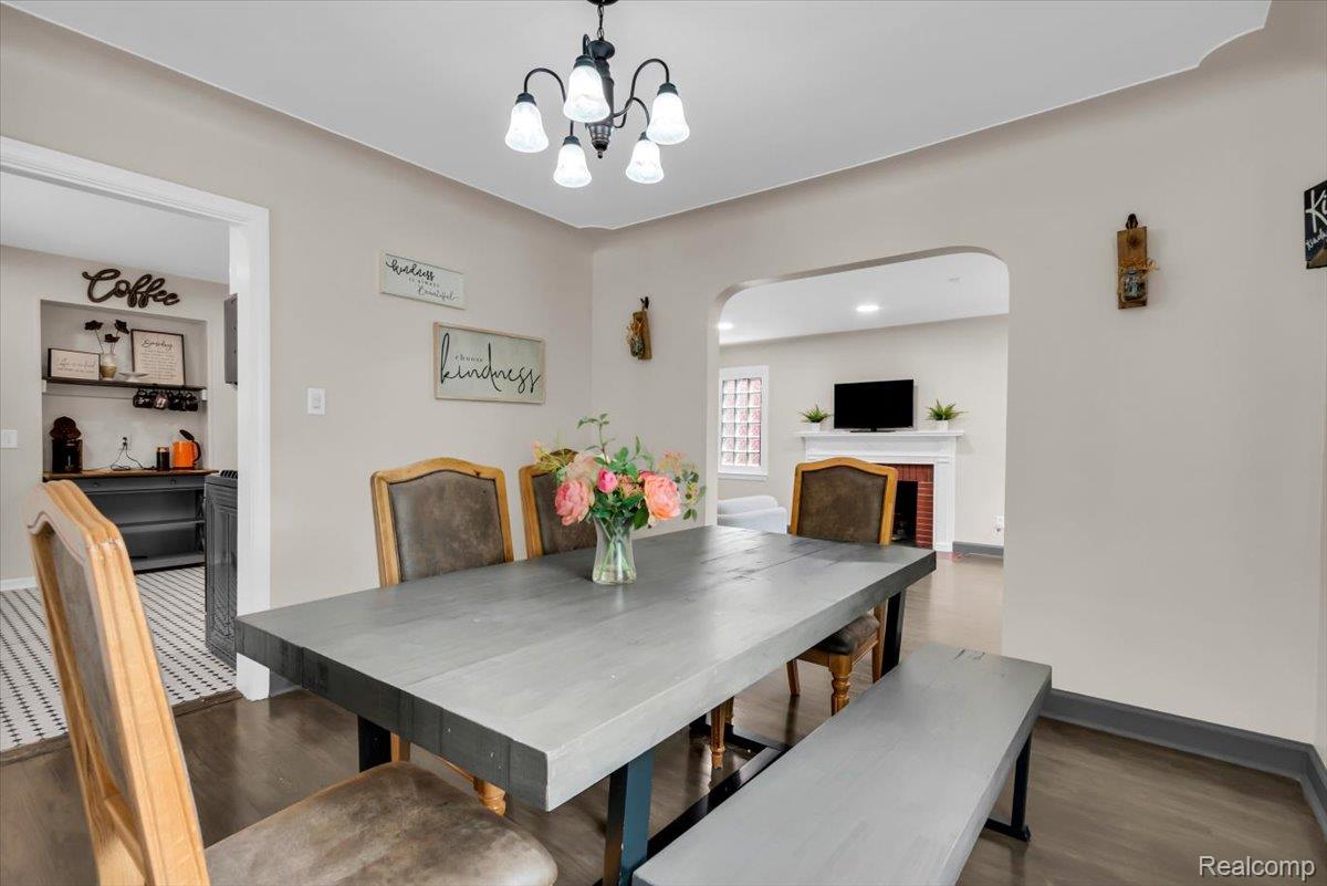 476 Touraine Road
