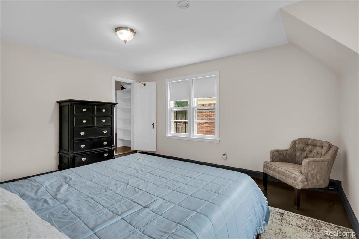 476 Touraine Road