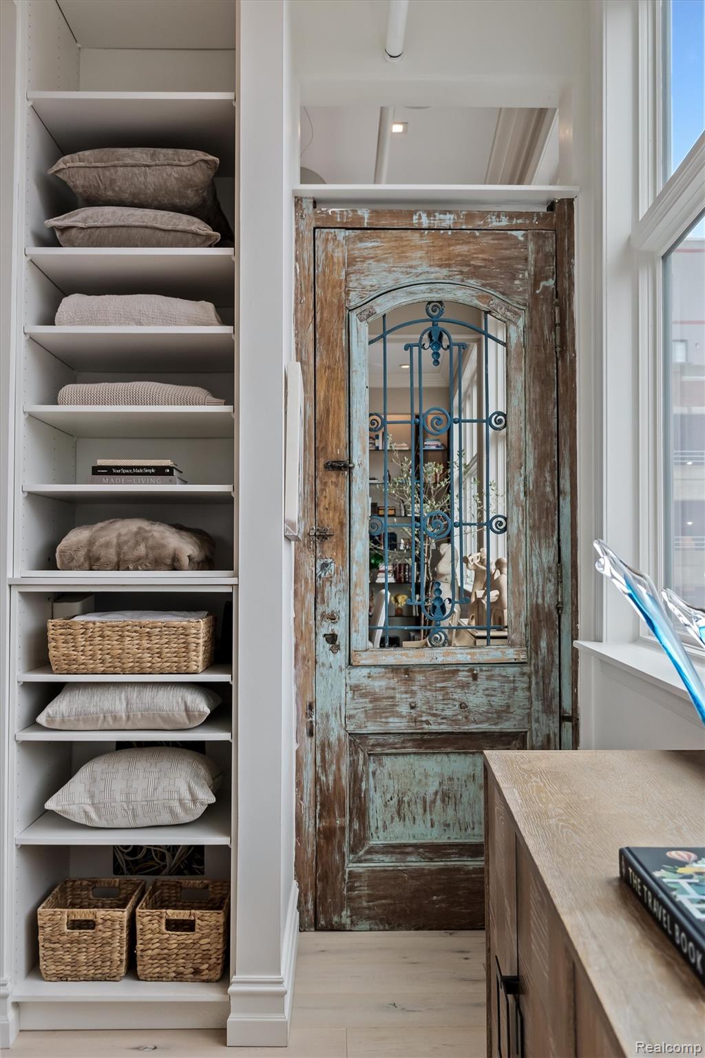 2987 Franklin Street Unit: PH 14
