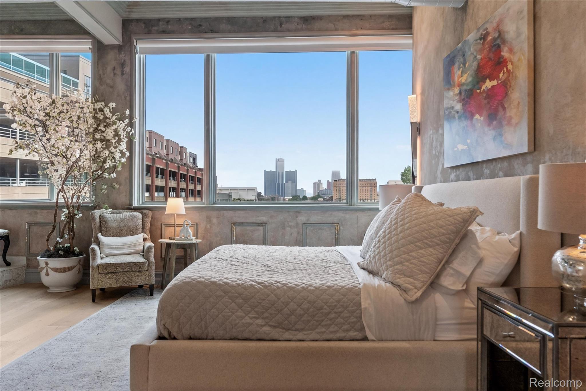 2987 Franklin Street Unit: PH 14