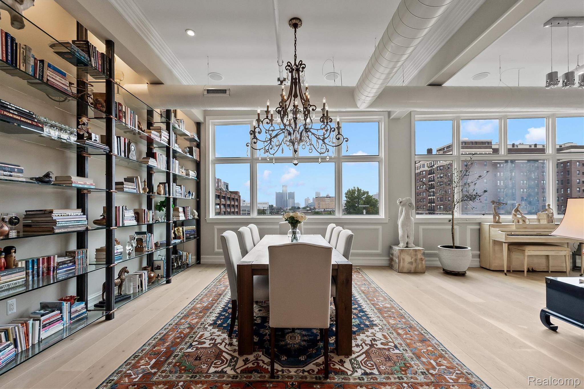 2987 Franklin Street Unit: PH 14