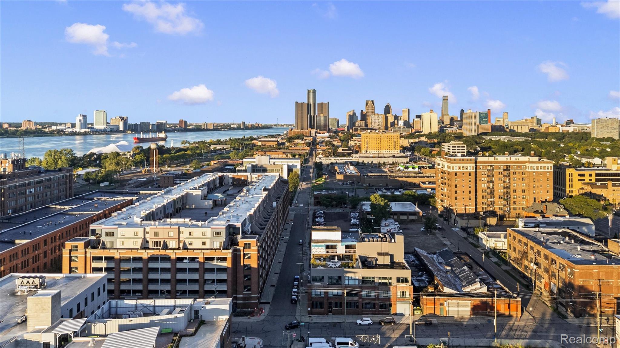 2987 Franklin Street Unit: PH 14