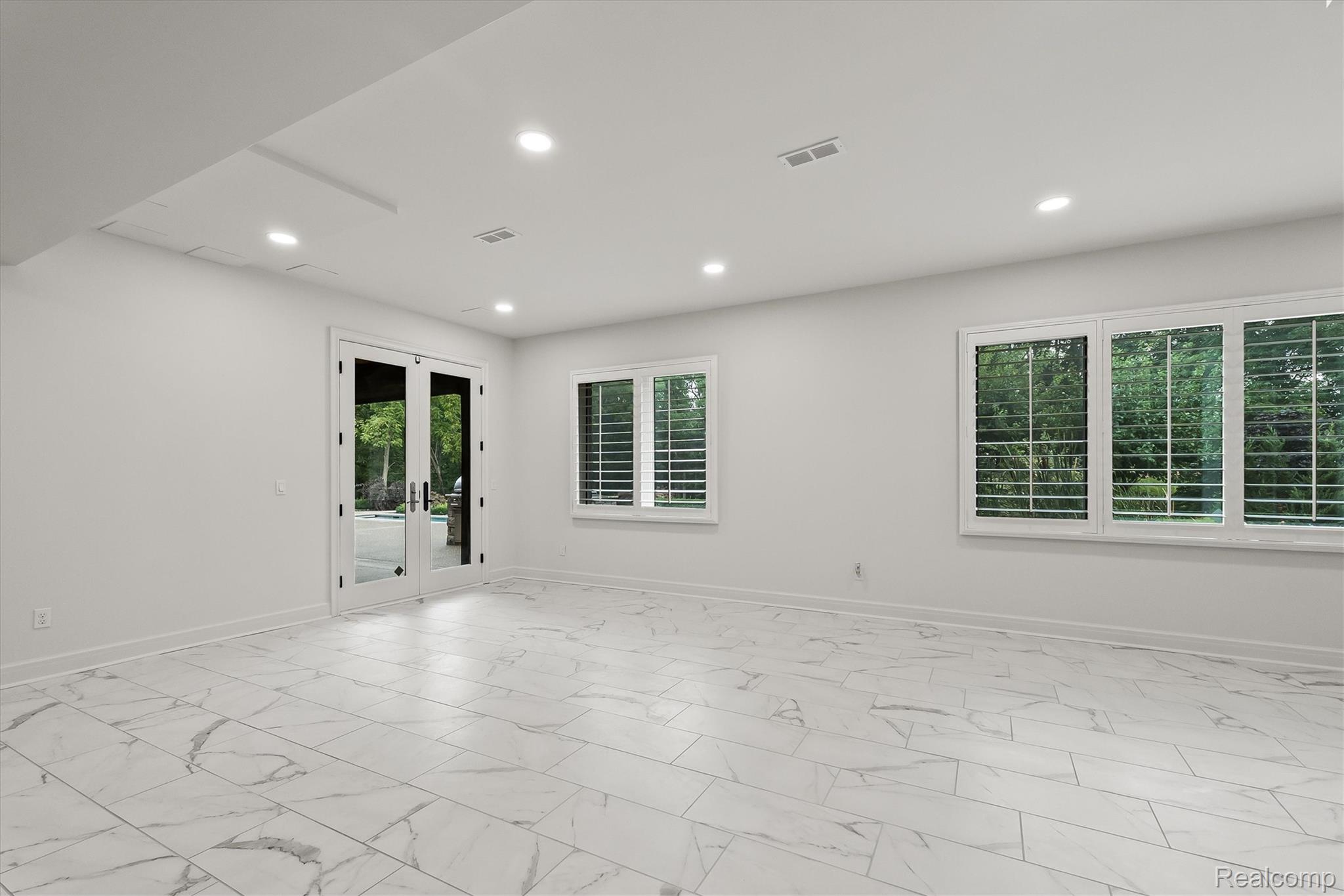 2475 Creekside Court