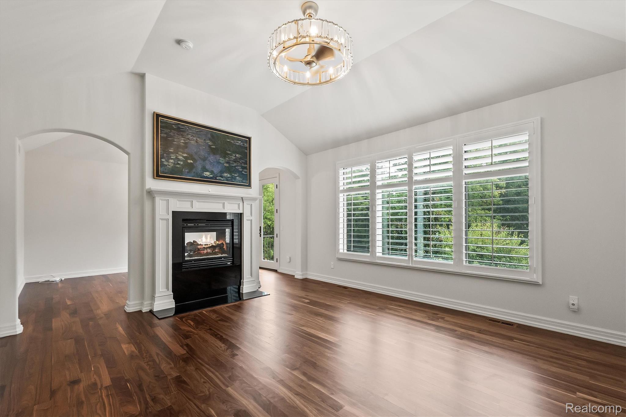2475 Creekside Court
